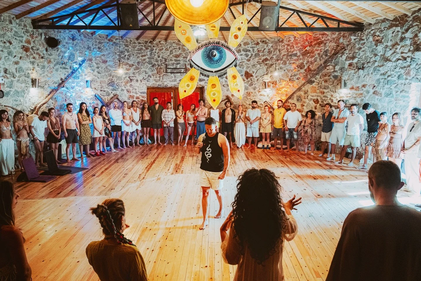 I&lsquo;m so excited that my first big offering is an enhanced and re-invented temple space.
Those spaces simply have so much power 🔥
So much depth, uniqueness, rhythm.
They&rsquo;re such an alive organism.
I love offering such workshops of deep int
