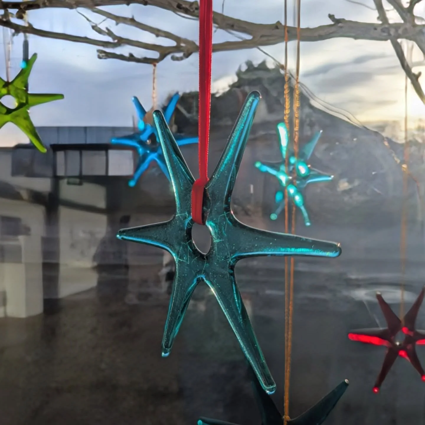 ✨ WE ARE OPEN! ✨

It is the final weekend of the Christmas Show. Gallery open until 4pm today and 1-4pm tomorrow. Thank you to everyone who has visited so far! 

#ChristmasShow #exhibition #art #saltburn_by_the_sea