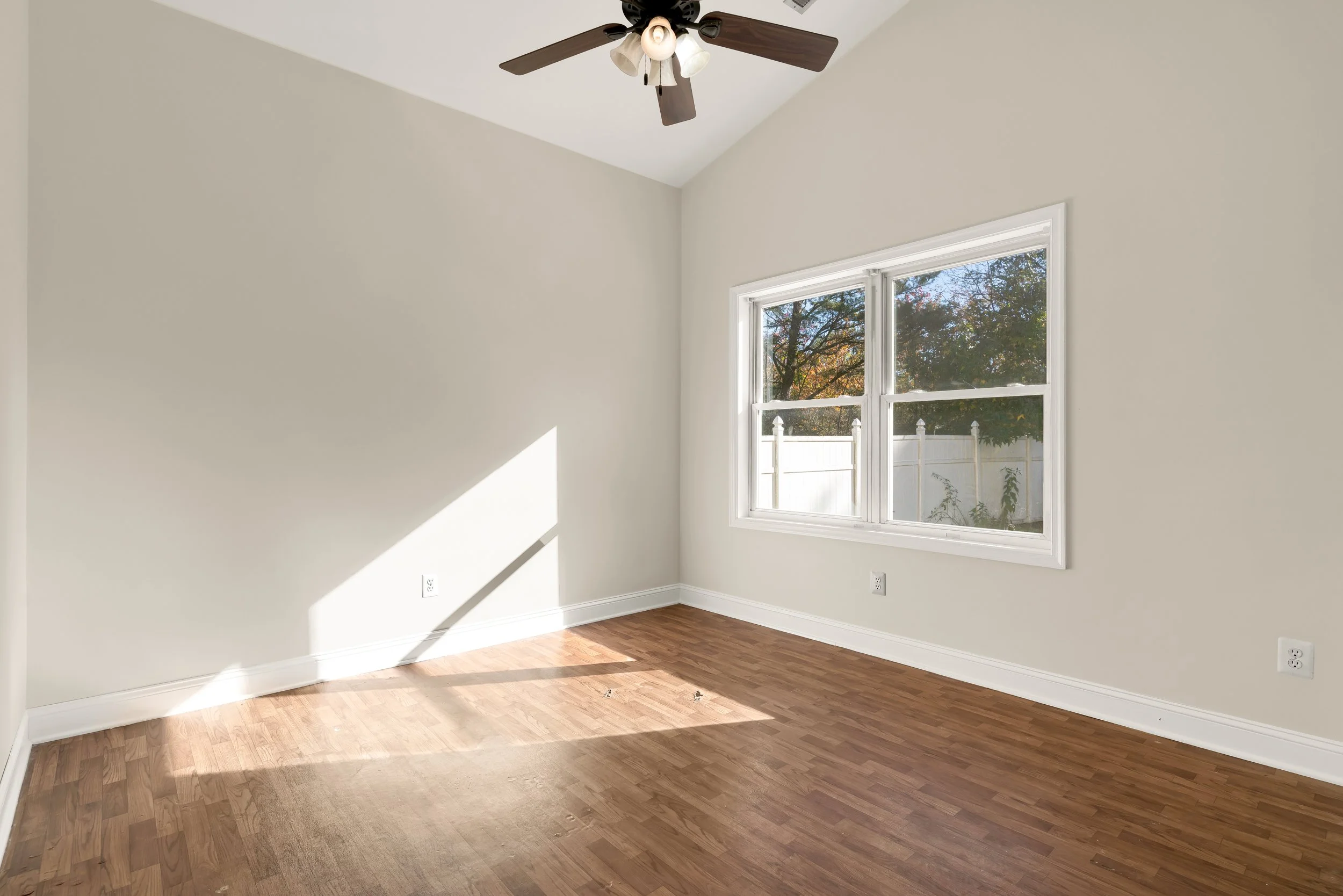 1207 Thompson Ave-0032.jpg