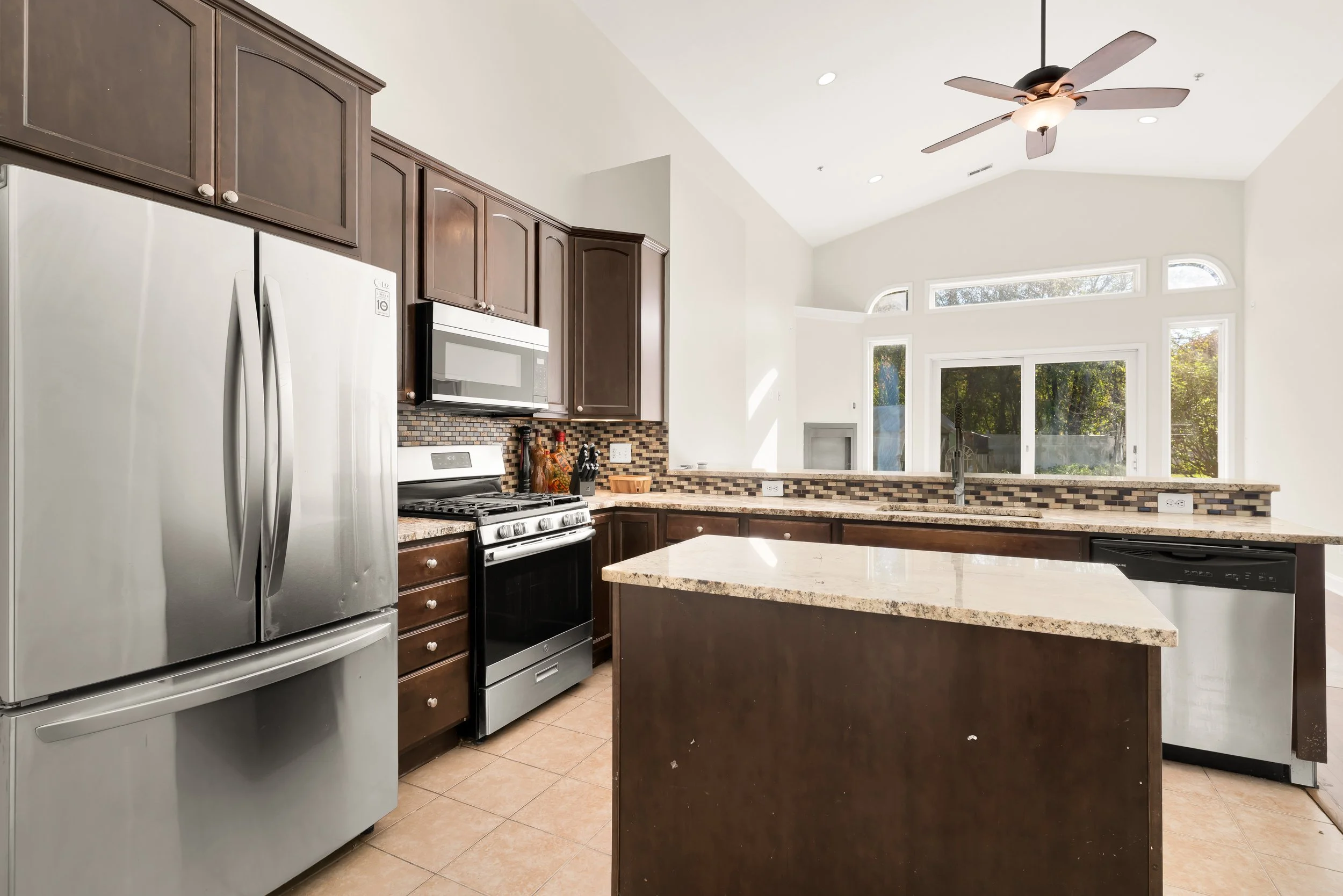 1207 Thompson Ave-0013.jpg