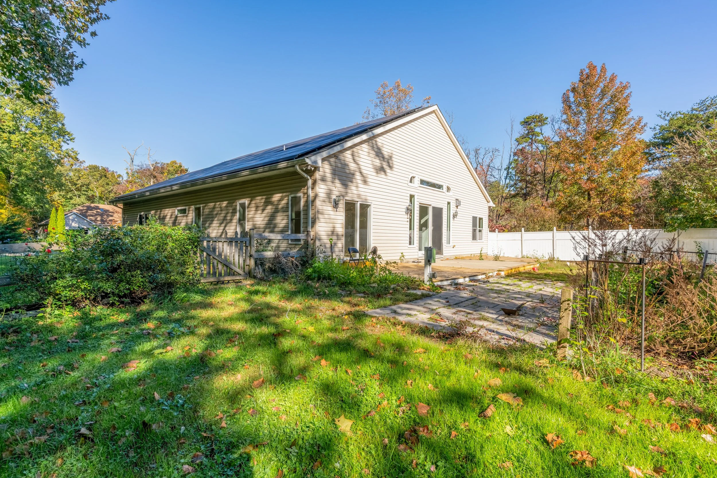 1207 Thompson Ave-0045.jpg