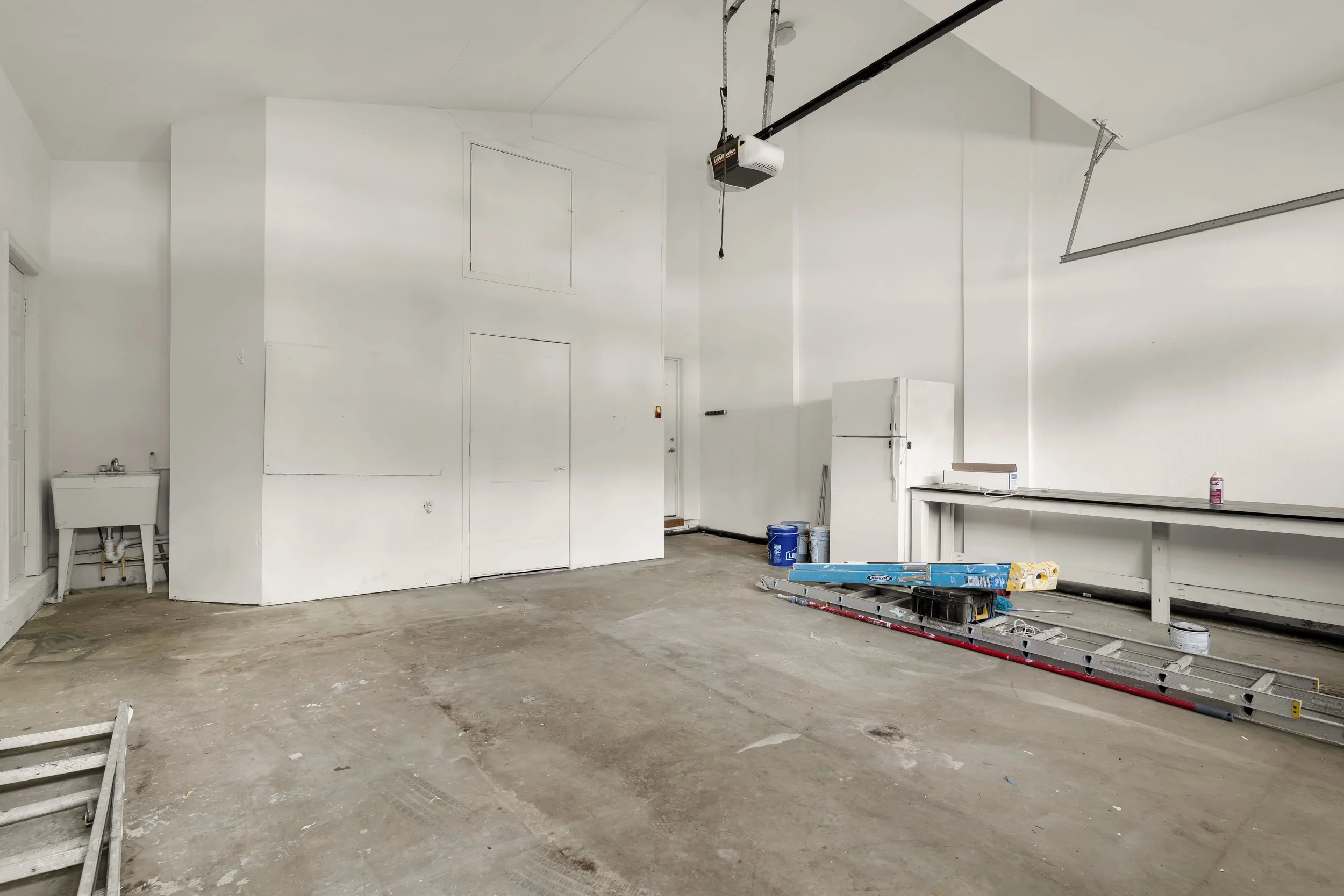 1207 Thompson Ave-0021.jpg