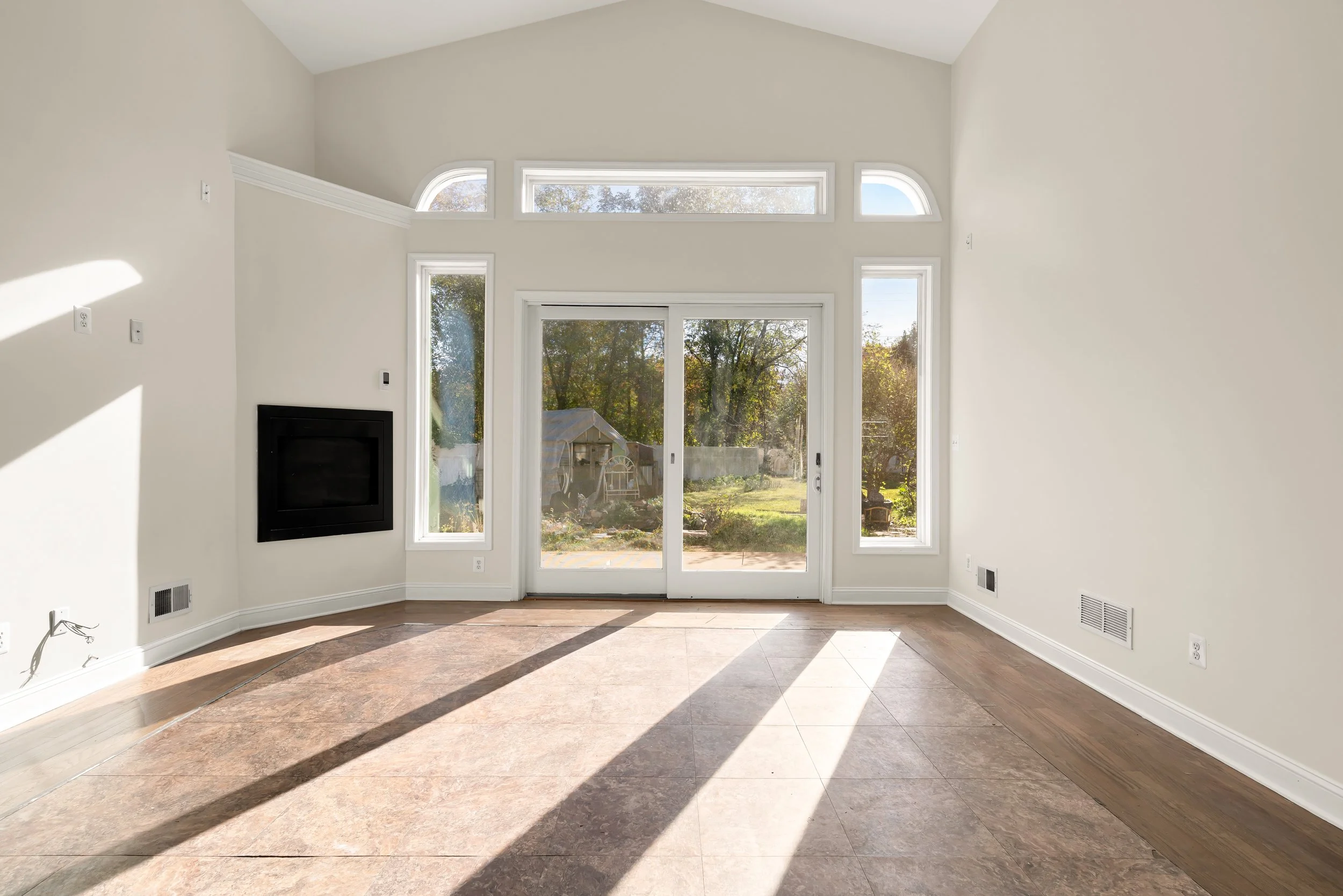 1207 Thompson Ave-0017.jpg