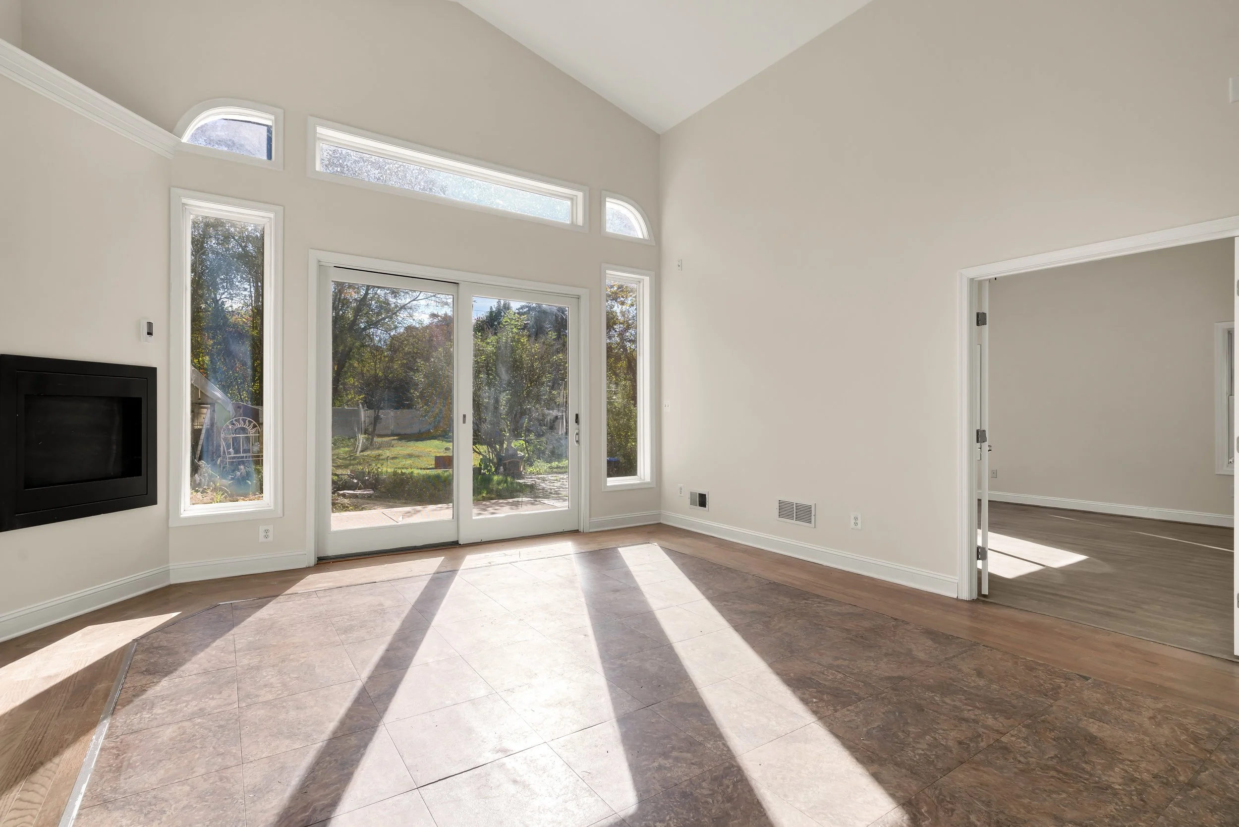 1207 Thompson Ave-0018.jpg