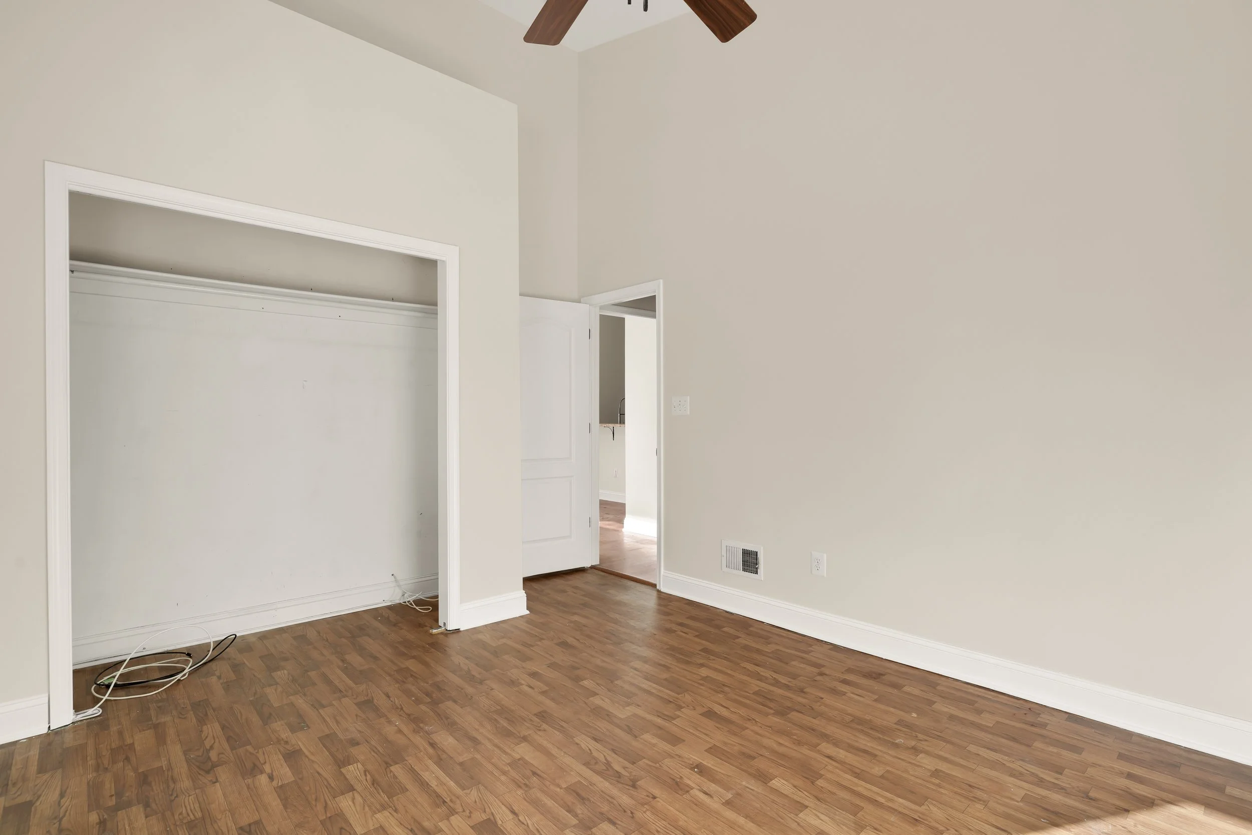 1207 Thompson Ave-0033.jpg