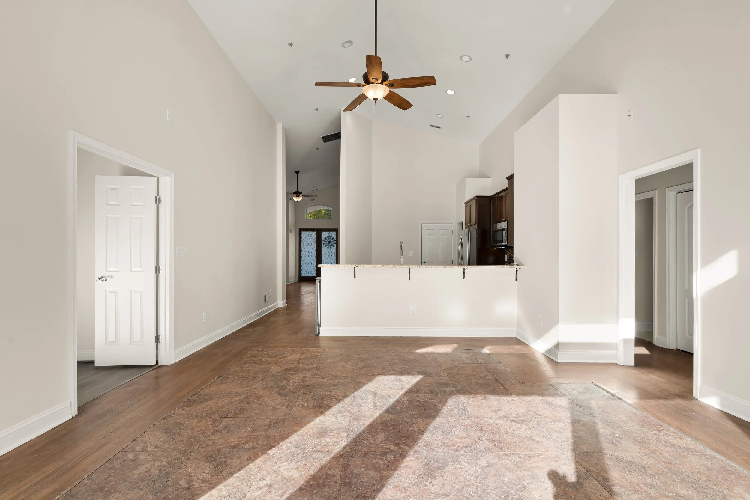 1207 Thompson Ave-0019.jpg