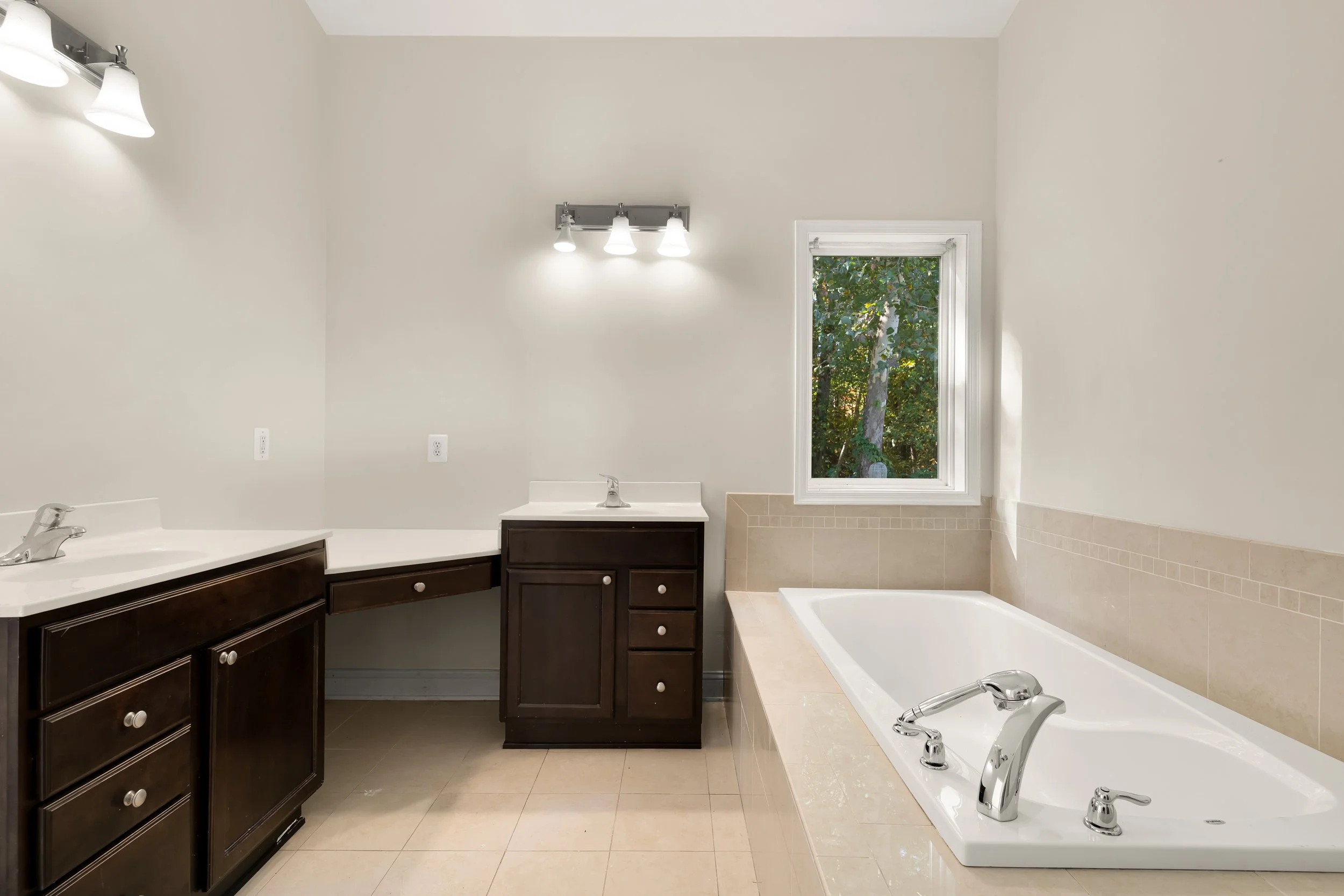 1207 Thompson Ave-0027.jpg