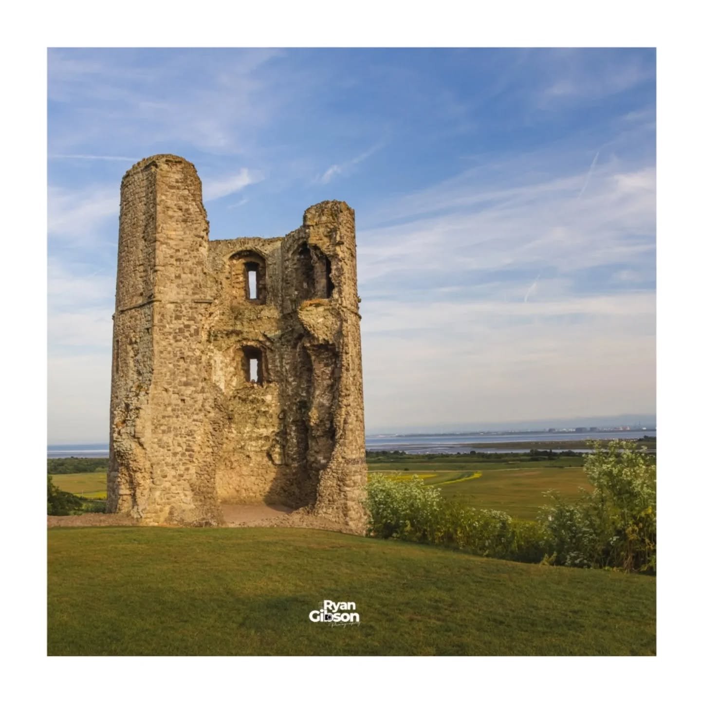 HADLEIGH CASTLE 

Not quite the sunset I was hoping for Thursday night, but I still enjoyed snapping away at these fantastic ruins of Hadleigh Castle.

Even managed a decent panoramic shot (5) 👌 

#hadleigh #hadleighcastle #Essex #thisisessex #castl