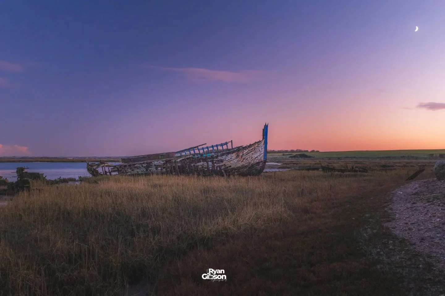 Gorgeous Prom sunset 😍

Im not sure you can beat a winter sunset! Stunning colours the other night near Maldon Yacht club. 

#colours #stunningsunset #skyporn #boats #thisismaldon