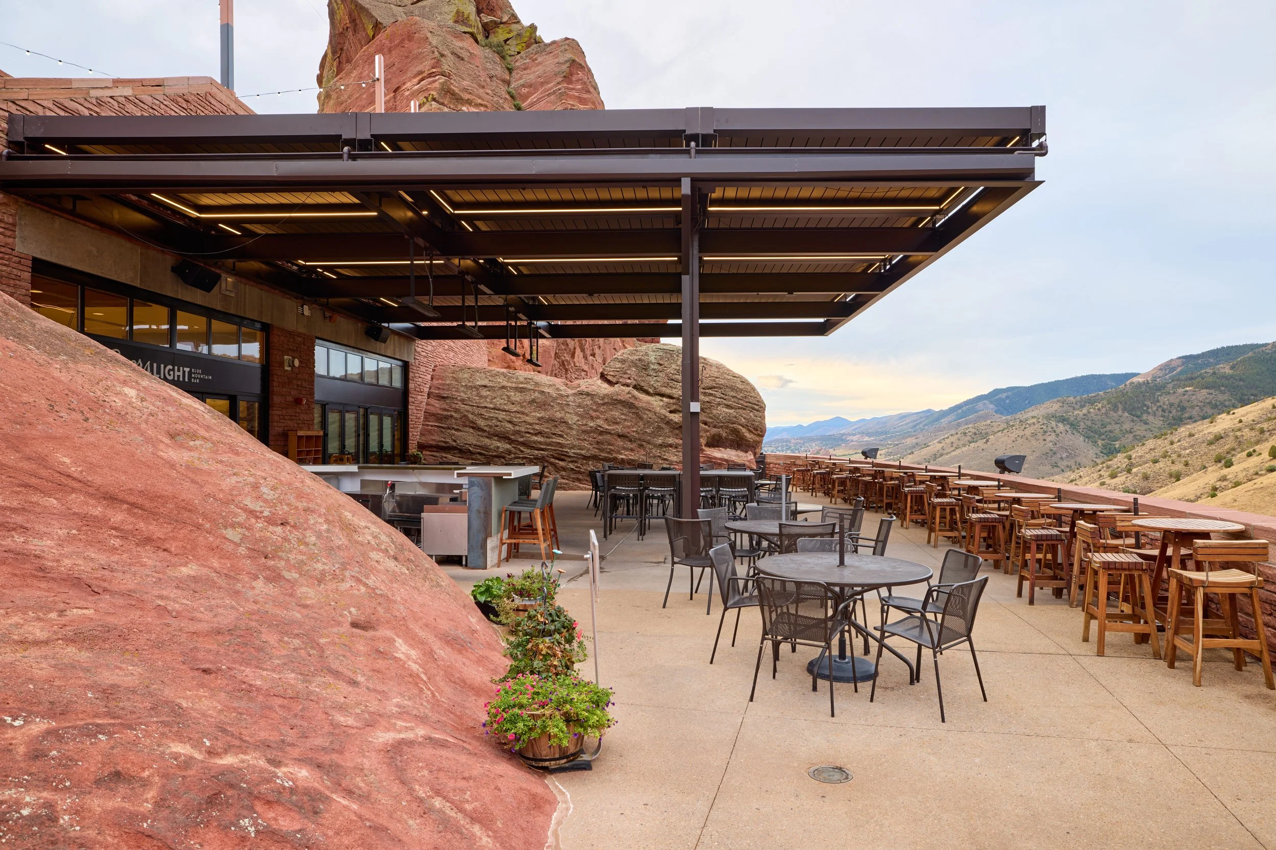 VI_RedRocks_02.jpg