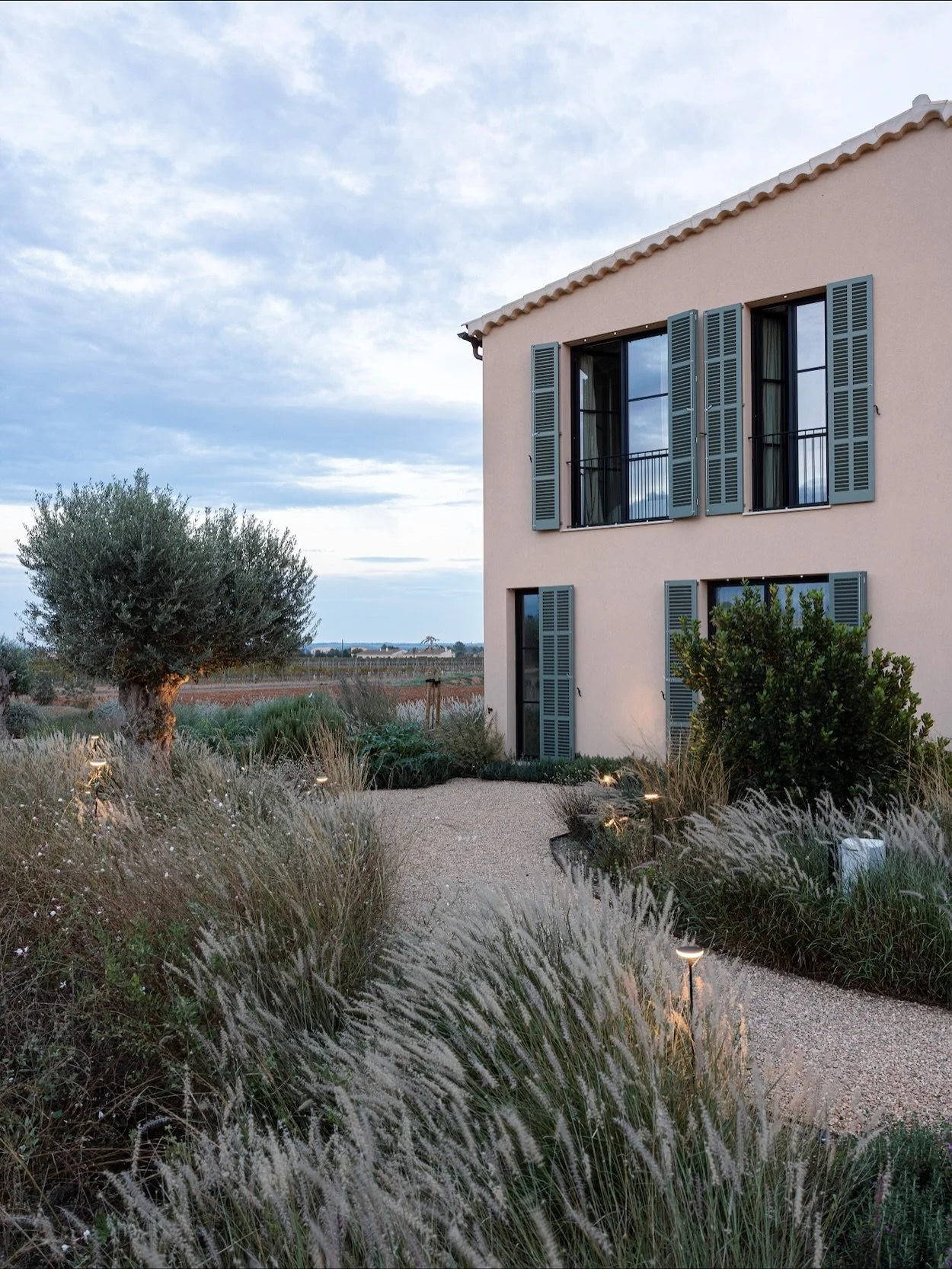 Fall marks the start of pruning trees and plants. 
In certain areas of the garden, we preserve the fall and winter structure to provide a natural habitat for wildlife. 

#fallgarden #autumn
#wildlifehabitat #jardinesdemallorca #mediterraneangardendes