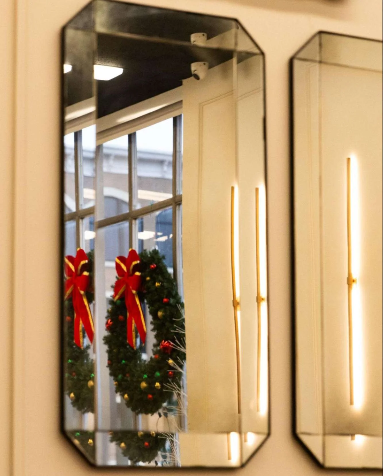 Easy to be in the moment when this is the time &amp; the place 🎄