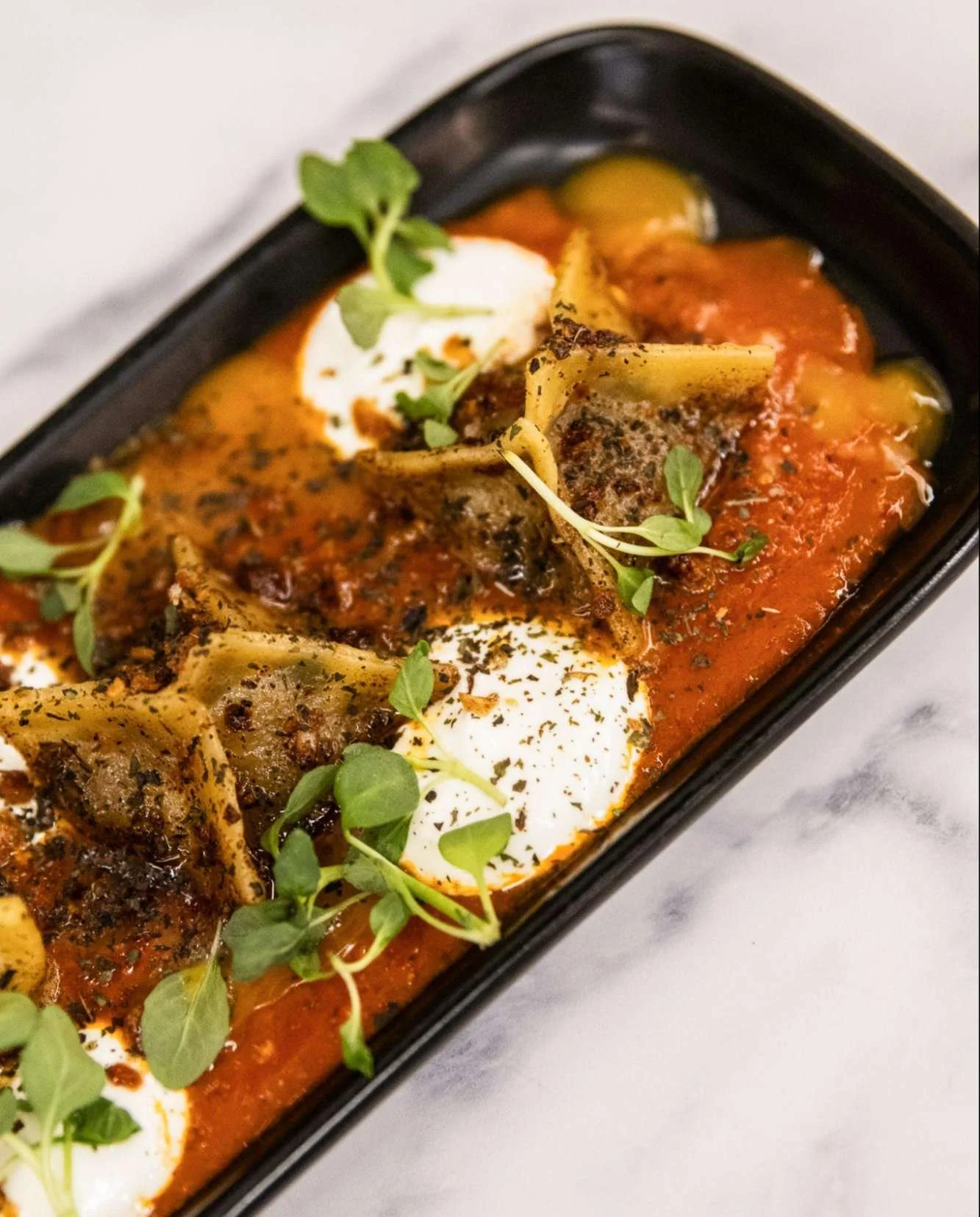 Our winter mood? Plates that warm you up and drinks that cool you down.