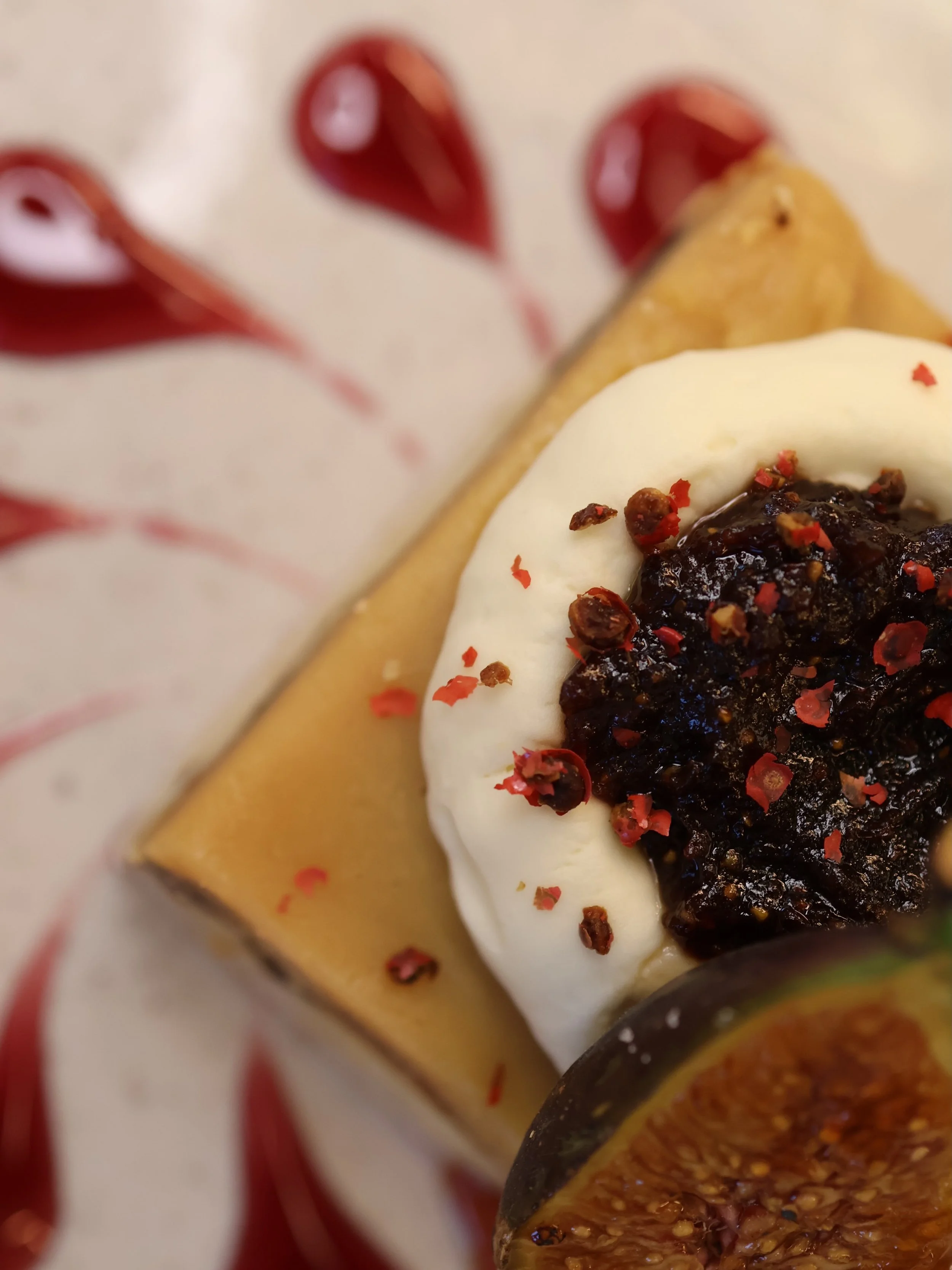 Fig deep ✨

The ultimate layered dessert: fig shortbread, whipped feta caramel, white chocolate ganache, fig jam, red wine glaze, crushed pink peppercorns br&ucirc;l&eacute;e