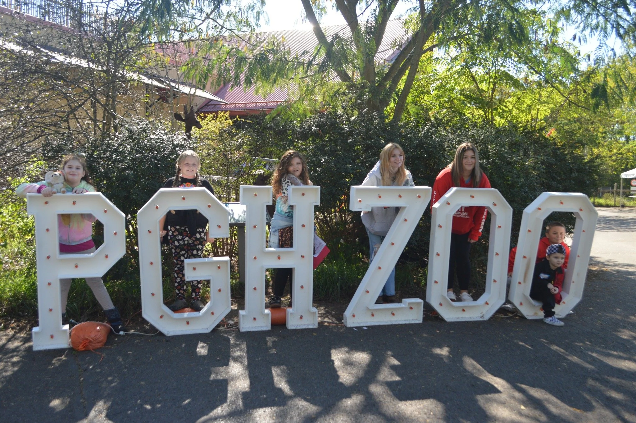 On October 9th over 200 people met at the Pittsburgh Zoo for our annual Western PA Open House event. After the presentation, students searched the zoo to find their teachers who were stationed along the path for a scavenger hunt! Thanks to everyone w