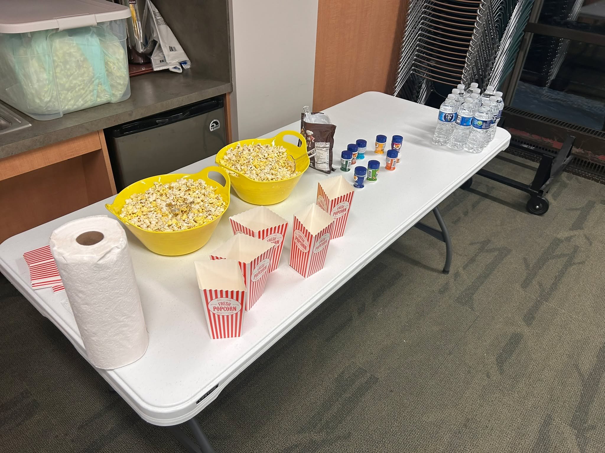Recently we POPPED into the neighborhoods of Bethlehem and York for a Popcorn and Problem Solving event! Students met with teacher, Mr Middlemiss and community engagement staff, Mr Meyer and Mr Pierce to work on fun and learning activities while snac