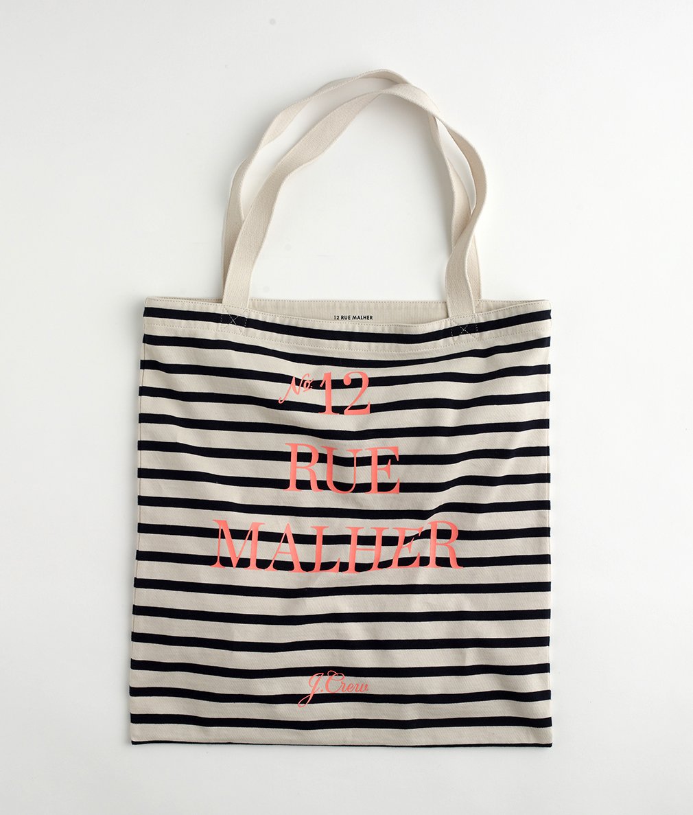 INT1362_CDoc_france_tote_letters.jpg