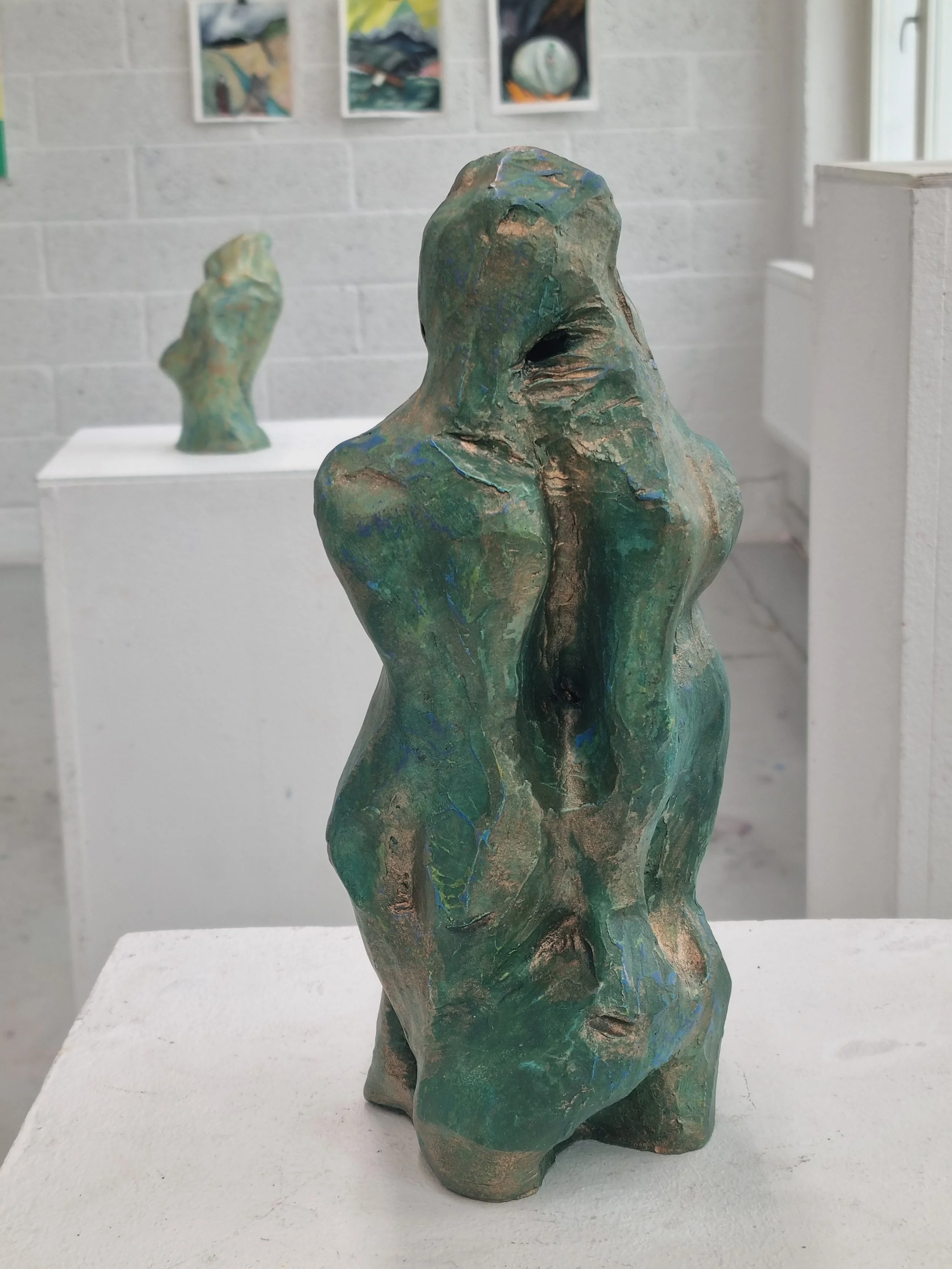 Shawoman / Popparouva III, 2024. Ceramic sculpture, acrylic, wax. Size: 28 x 12 cm
