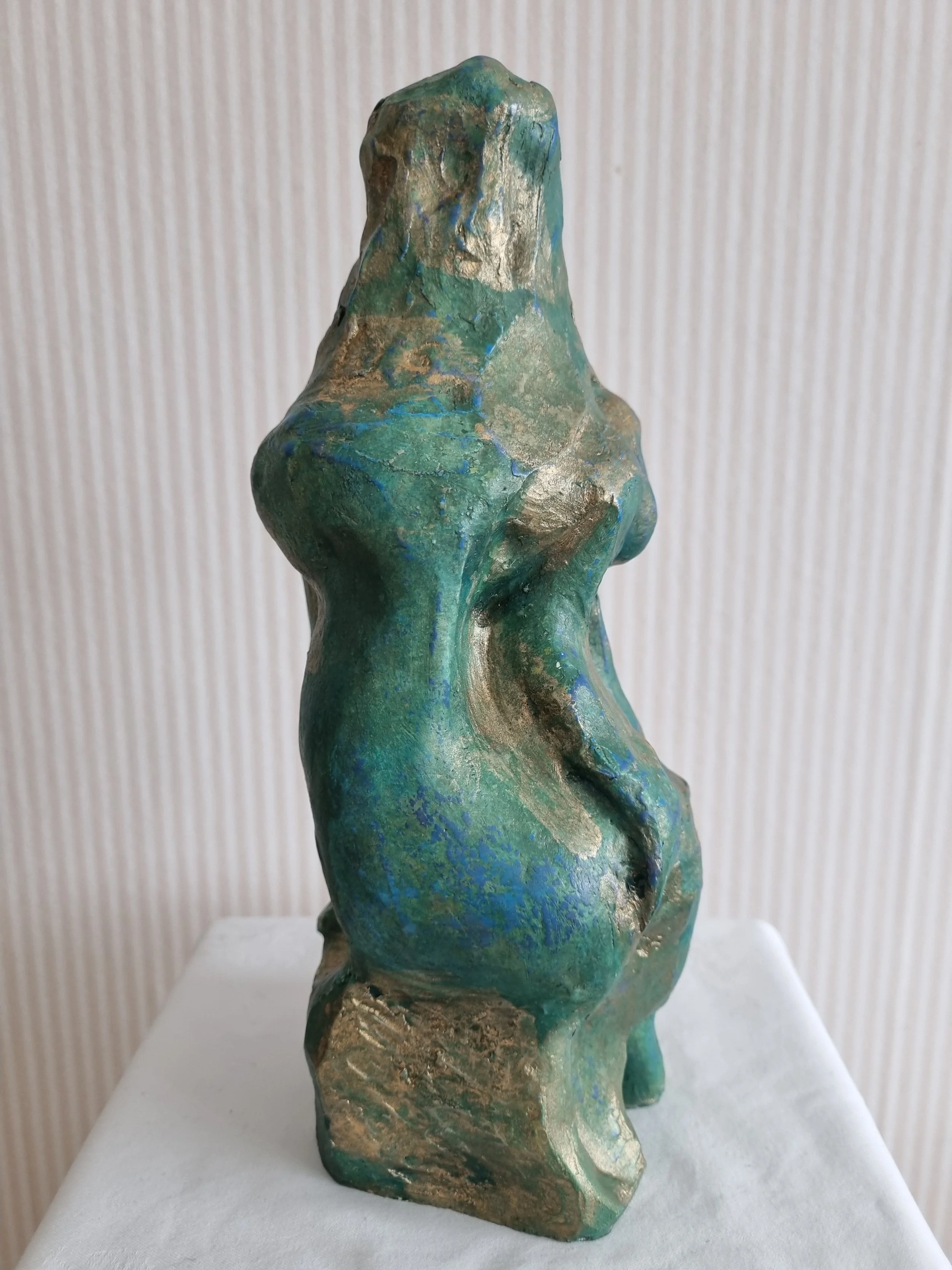 "Shawoman III", 2024. 28 x 12 cm.  Ceramic sculpture, acrylic, wax.