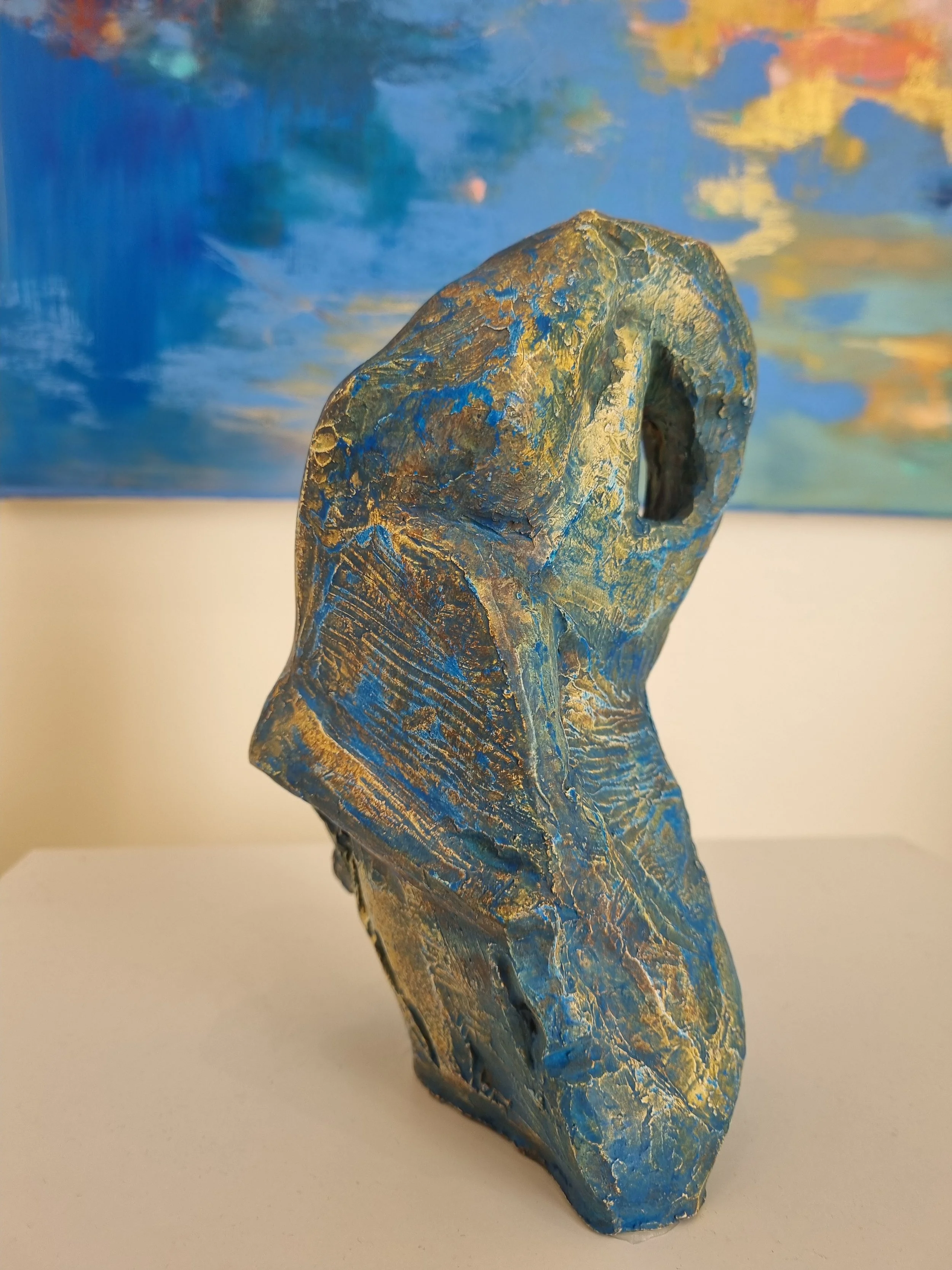 Finnish artist Satu Metsola's ceramic sculpture from the Shawoman series
