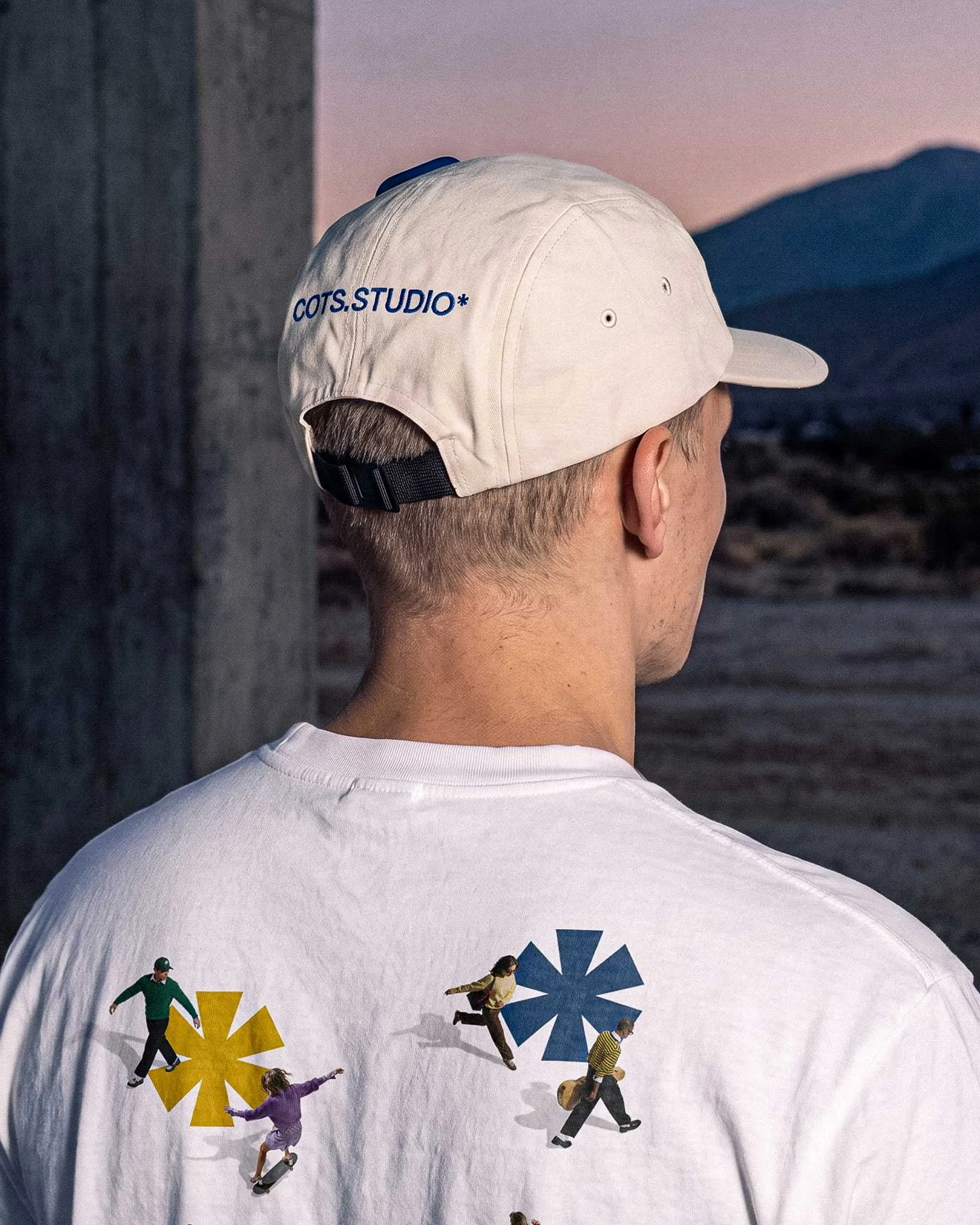 CEO’S CAP COTS.STUDIO indossato, vista posteriore con logo ricamato e chiusura regolabile