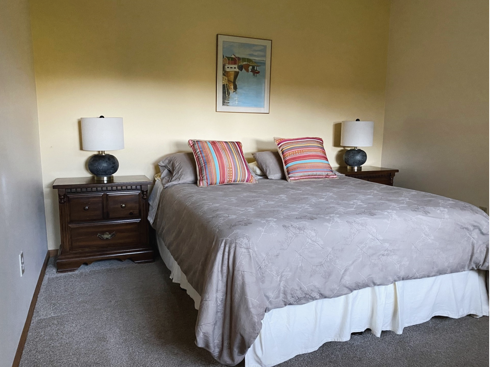 The Georgia Suite - Queen Bedroom