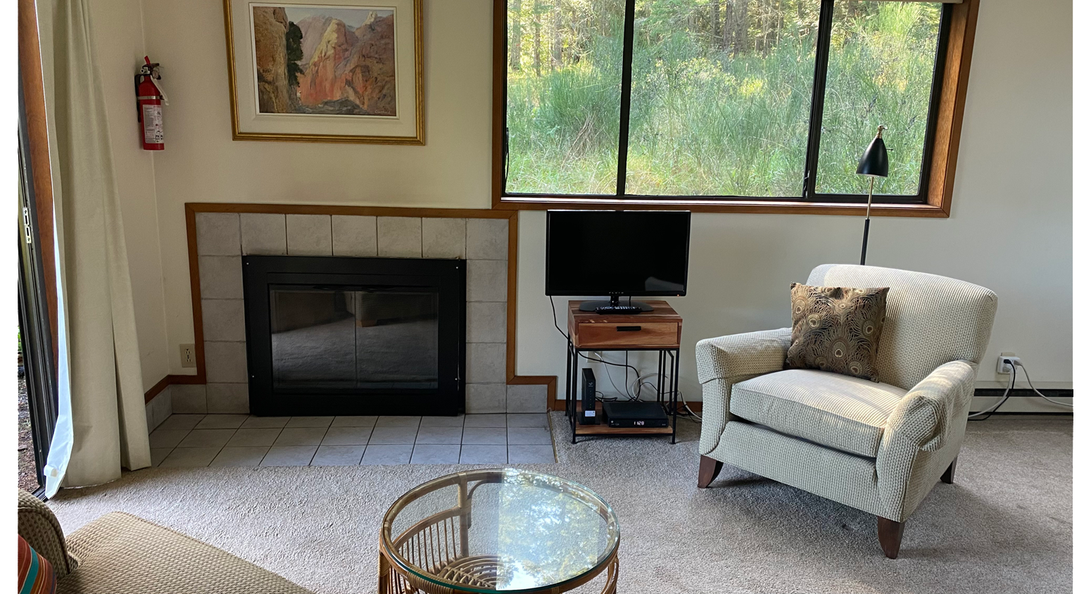 8_livingroom2_slide.png
