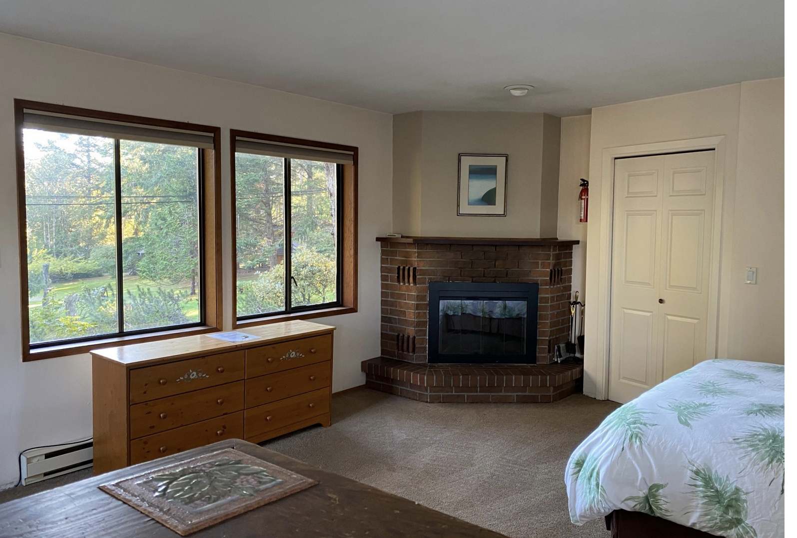 The Pacific Suite - Sleeping Area with Fireplace