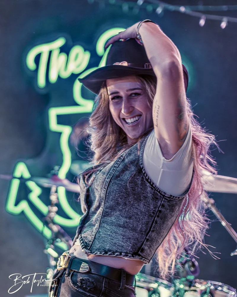 20251014-Haley at The Dive -14.jpeg