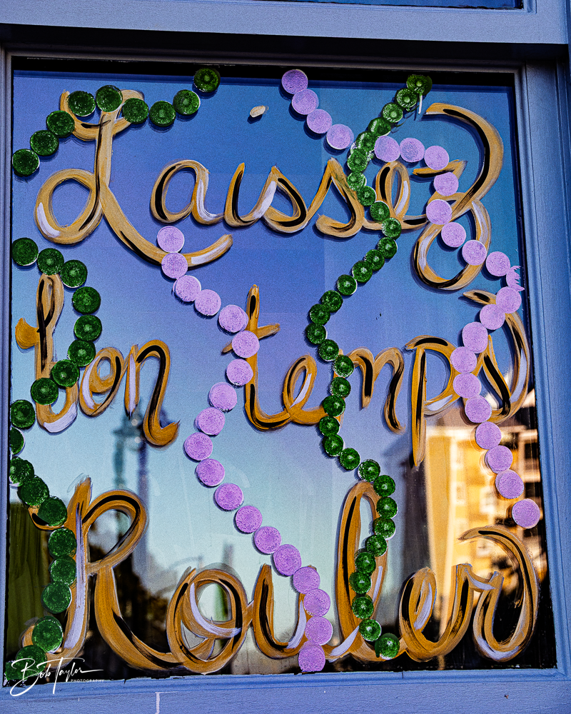 20260115-Mardi Gras Windows -15.png