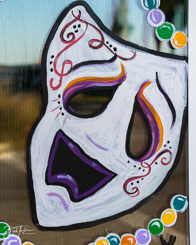 20260115-Mardi Gras Windows -75.png