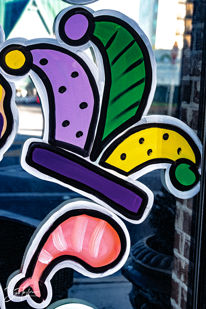 20260115-Mardi Gras Windows -21.png