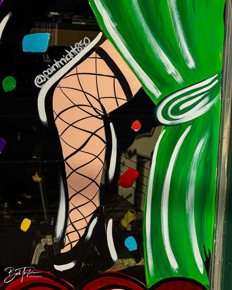 20260115-Mardi Gras Windows -48.png