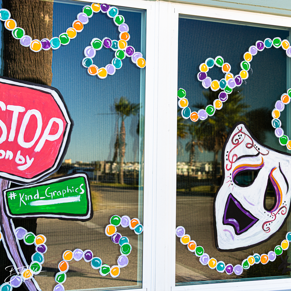 20260115-Mardi Gras Windows -76.png