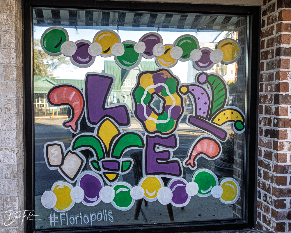 20260115-Mardi Gras Windows -18.png