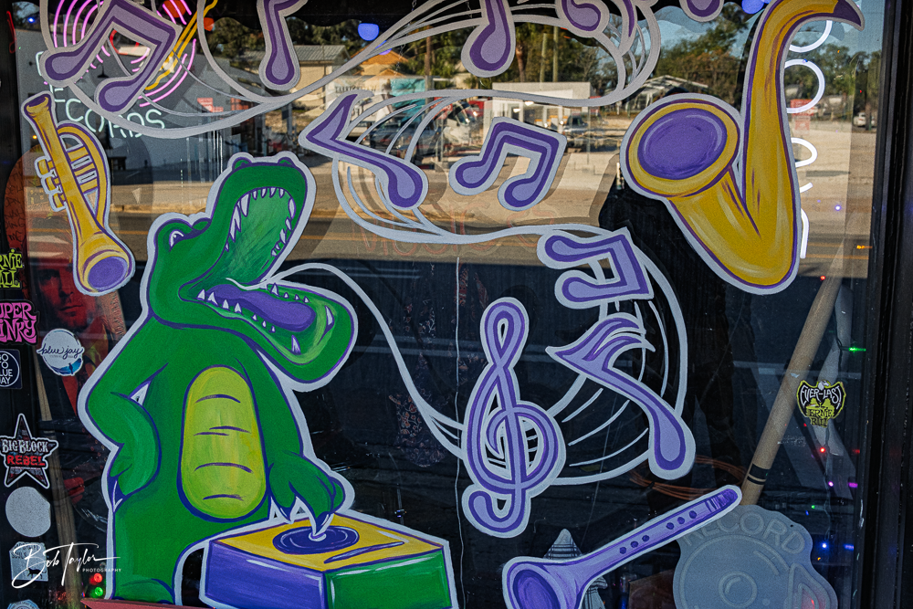 20260115-Mardi Gras Windows -92.png