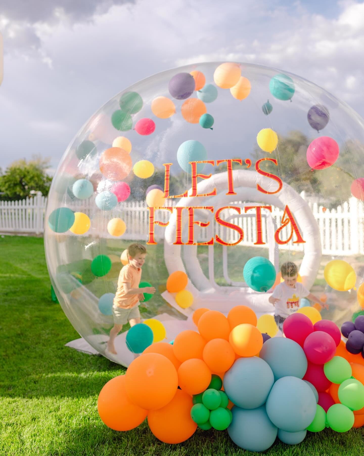 Sharing this super fun, colorful, fiesta themed party (featuring The Bubble House!!) from our Arizona location, @inflatefortyeight in honor of Cinco de Mayo! We love how you can customize the balloon colors in the bubble house to match your theme 🫶?