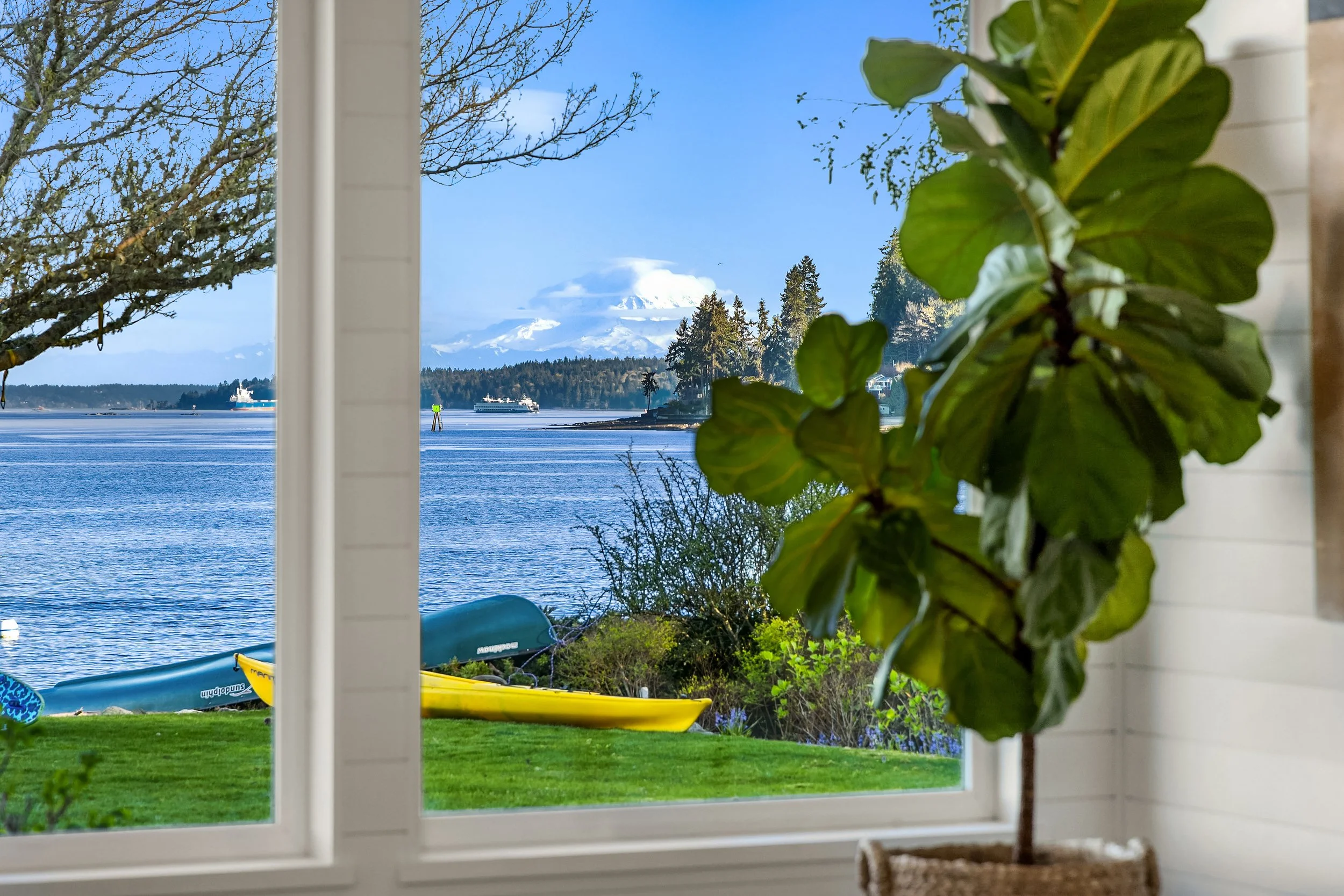 Bainbridge Island Neighborhoods Where Buying the “Worst House on the Block” Still Makes Sense