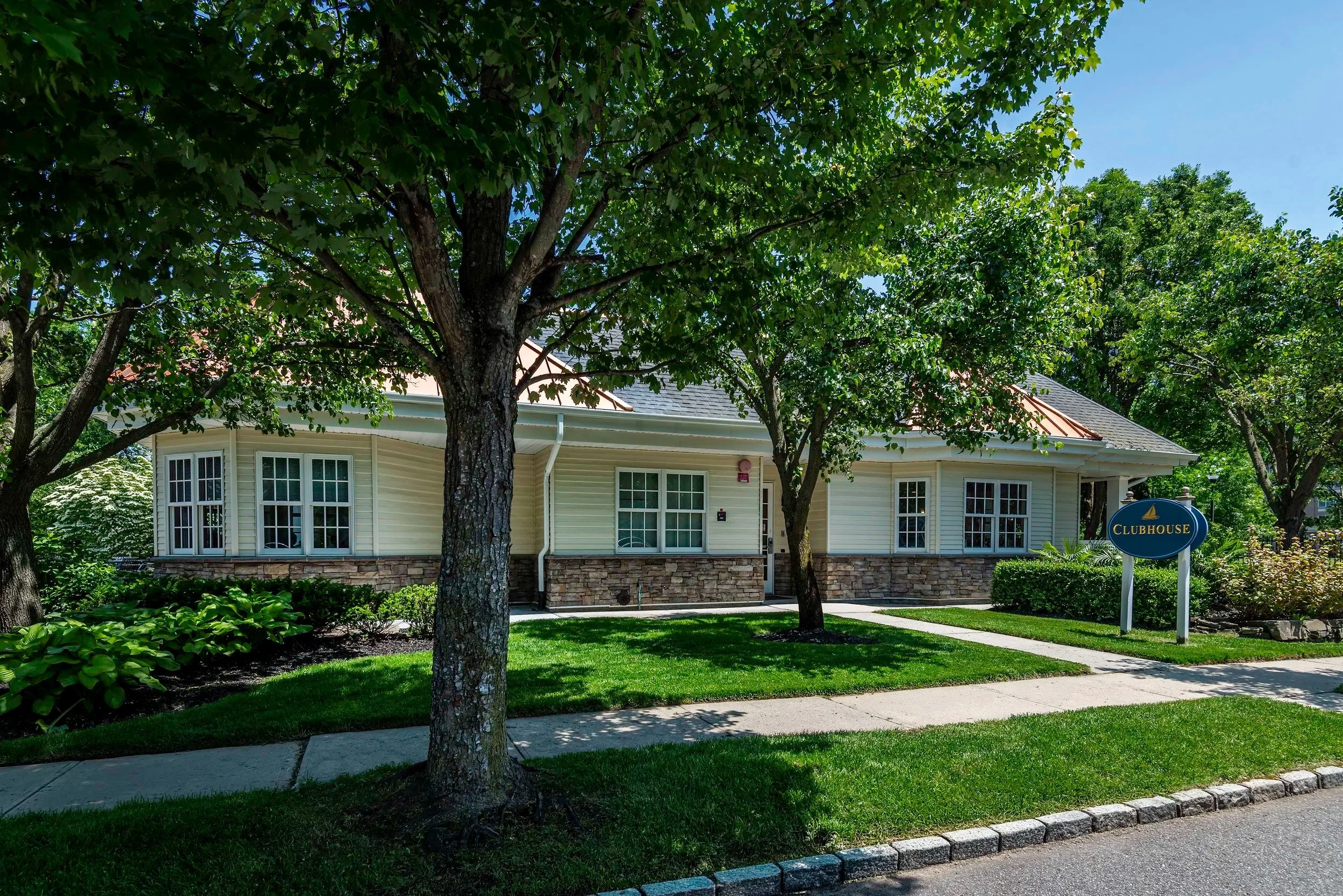 the-addison-senior-living-clubhouse-exterior-architecture.jpg