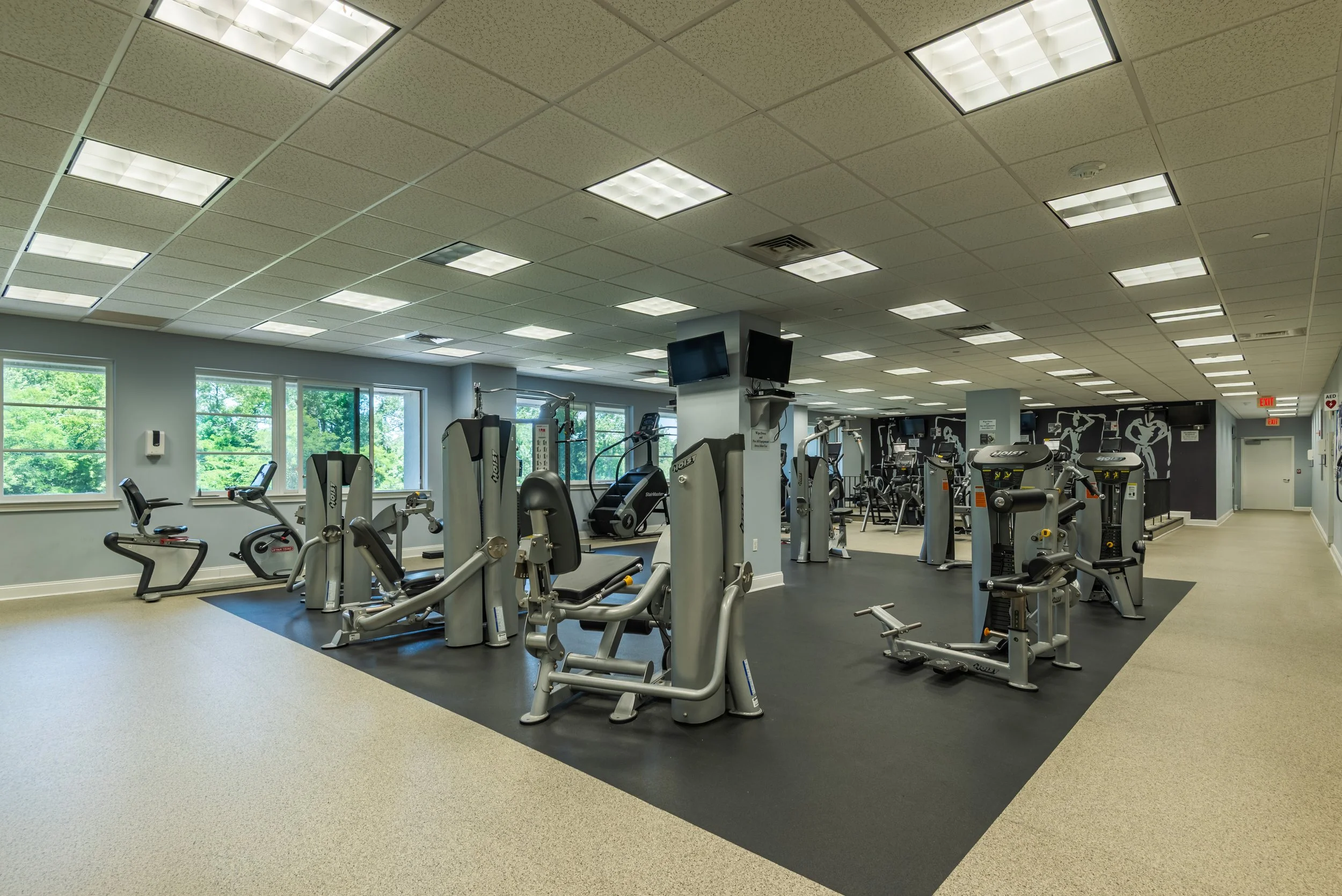 the-ritz-fitness-center-gym-wide-interior, NEW YORK PHOTO.jpg