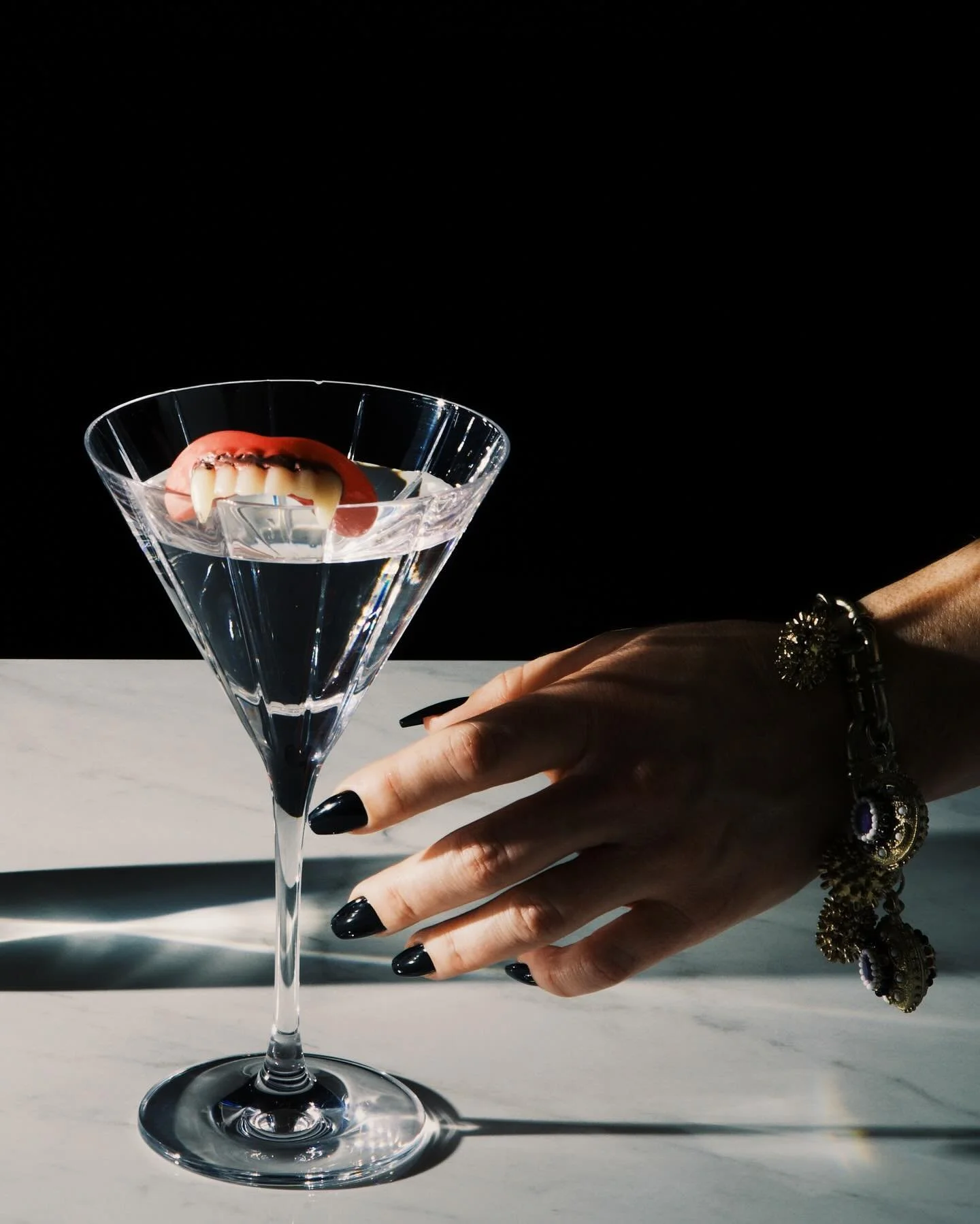 A martini with bite. 🧛&zwj;♀️ Get Nkd for Halloween. All of the fun, none of the hangover. 

#mocktails #mocktail #martini #gin #sobercurious #healthyliving