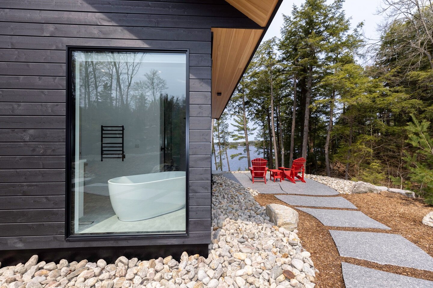 Hard to believe today, but Summer is right around the corner (hang in there, Muskoka)! Project: Maile Run, Lake Joseph

Build: @kellyprojectmgmt
Design: Muskoka Lumber Architectural Design Centre
Materials: Muskoka Lumber

/// Soffit: 1x6 Clear Cedar