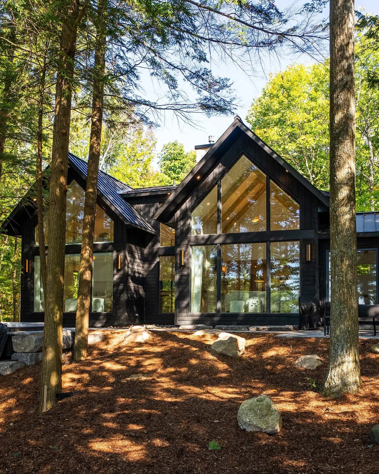 Be one of the first to peruse some incredible pieces of “Pinepoint.”
Today, we begin to reveal this remarkable project on #lakemuskoka.
MATERIAL HIGHLIGHTS
• Bottom Level Siding: 8” Cedar Bevel, Rough Face, Custom Solid Stain