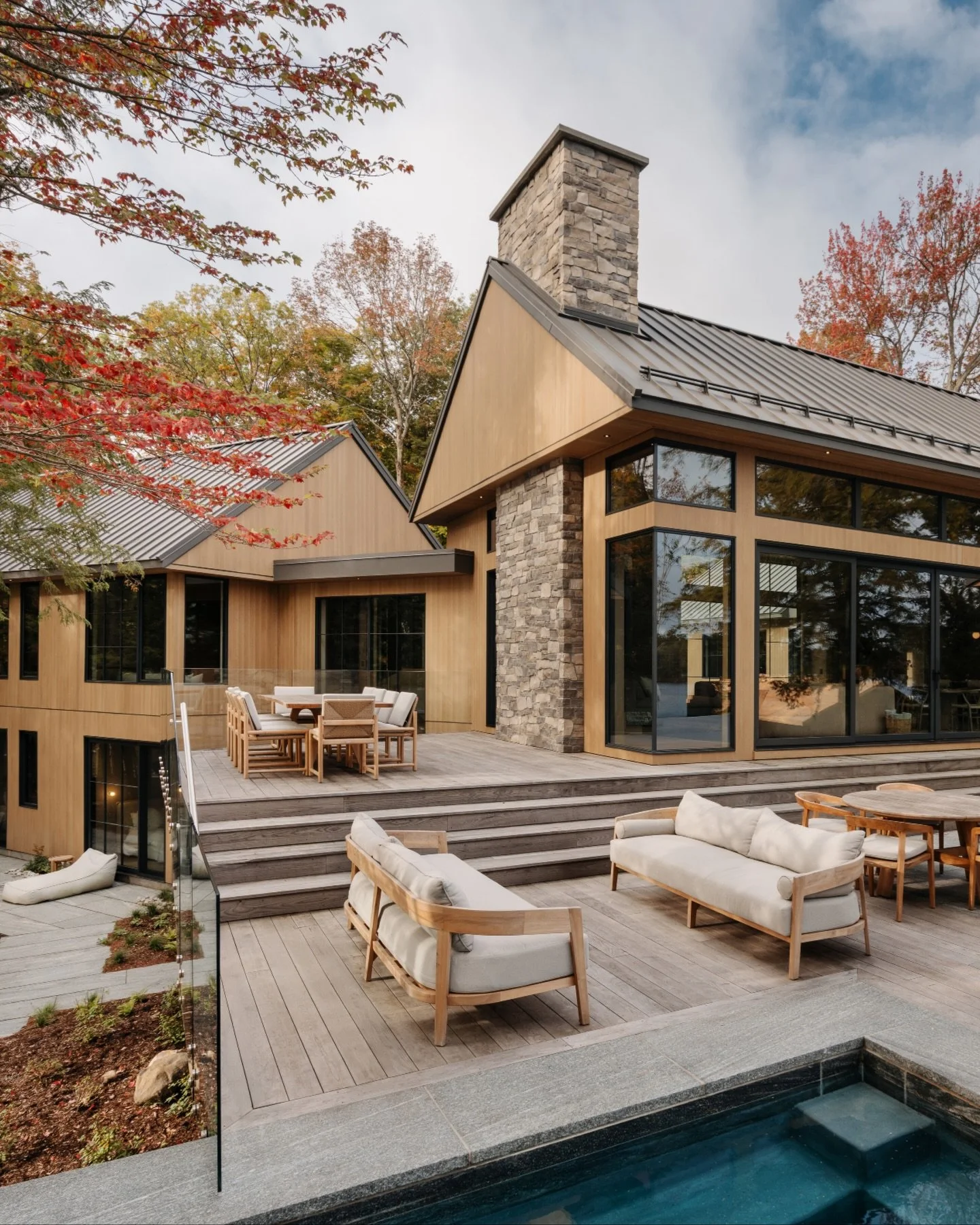 Come in, to Carrying Place: where clean, Scandinavian lines encourage an exploration of restful living spaces that make family, guests, and visiting neighbours feel welcome.

MATERIAL HIGHLIGHTS
&bull; Siding: Heat Treated (Thermally Modified) Clear 