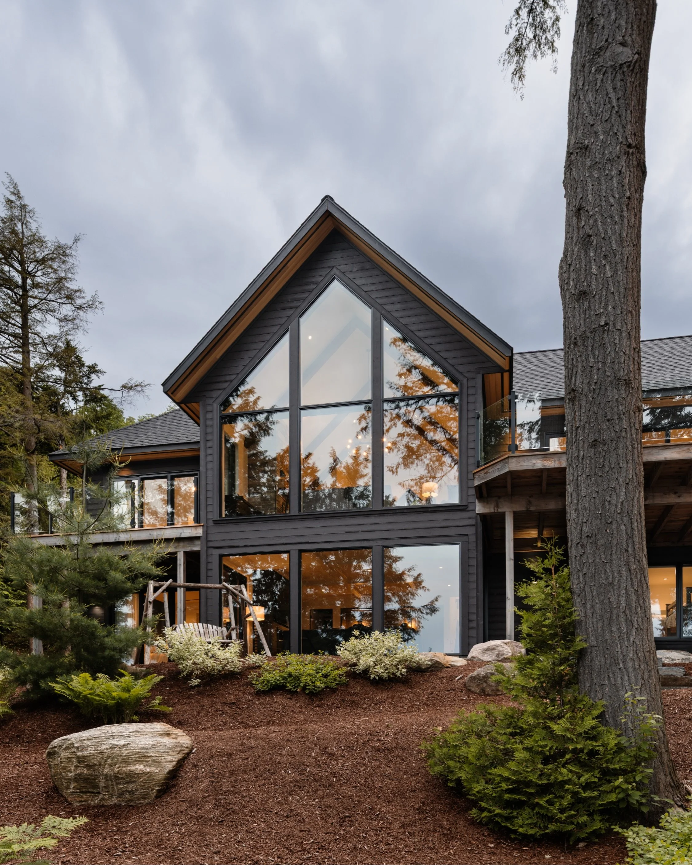 Have a look through Hammill Point: classic build, calming vibes.

MATERIAL HIGHLIGHTS
&bull; Siding: 8&rdquo; Cedar Bevel, Rough Face, Custom Solid Stain
&bull; Soffit: 1x6 Clear Cedar, 1/4&rdquo; Gap
&bull; Interior Ceiling: 12&rdquo; 1&ndash;Panel 