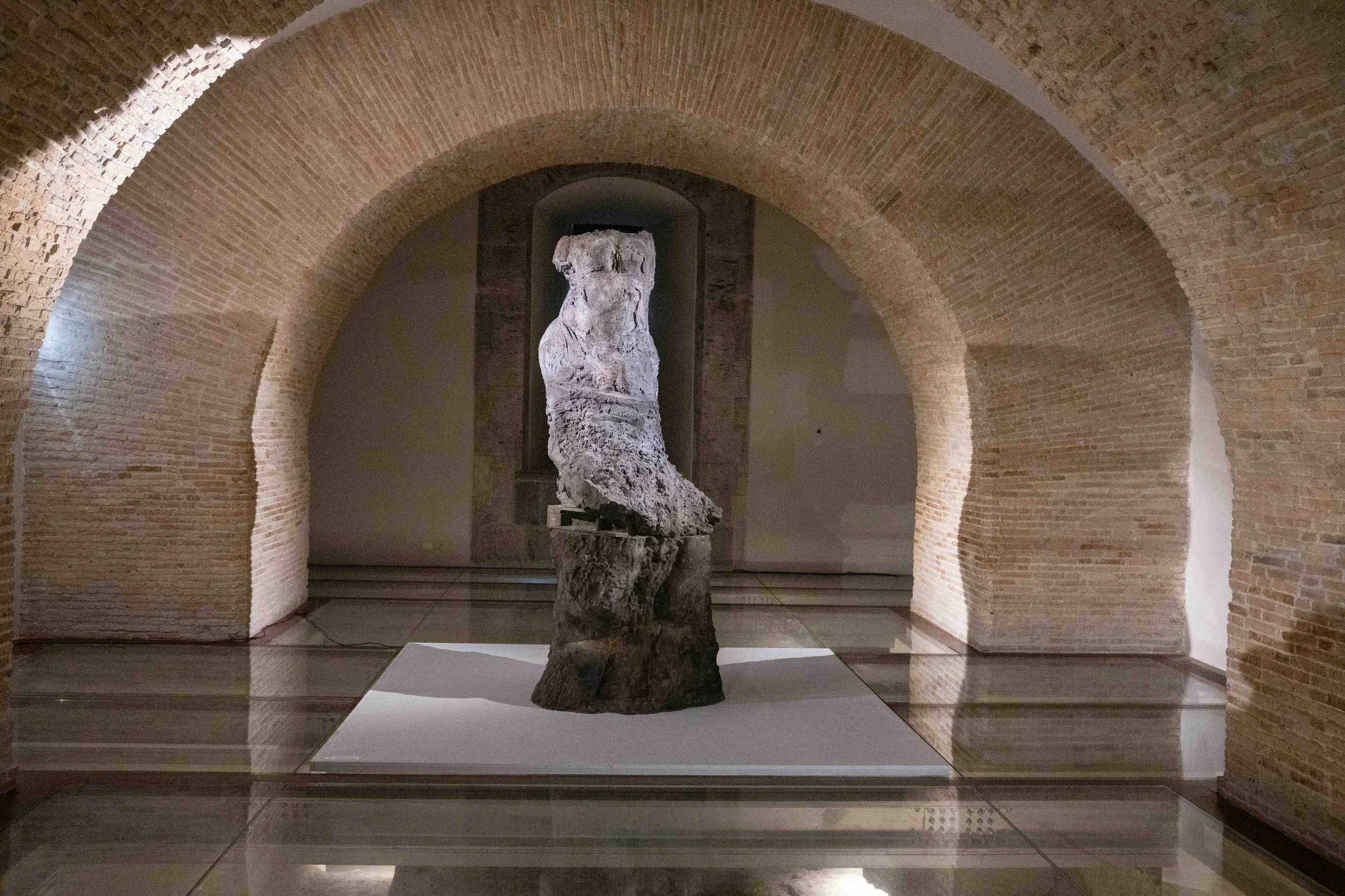 Jim Dine's artwork Big Lady on a Beaver’s stump, 2021, bronze, 114 x 40 x 48 in/289 x 101 x 122 cm in his exhibition Elysian Fields