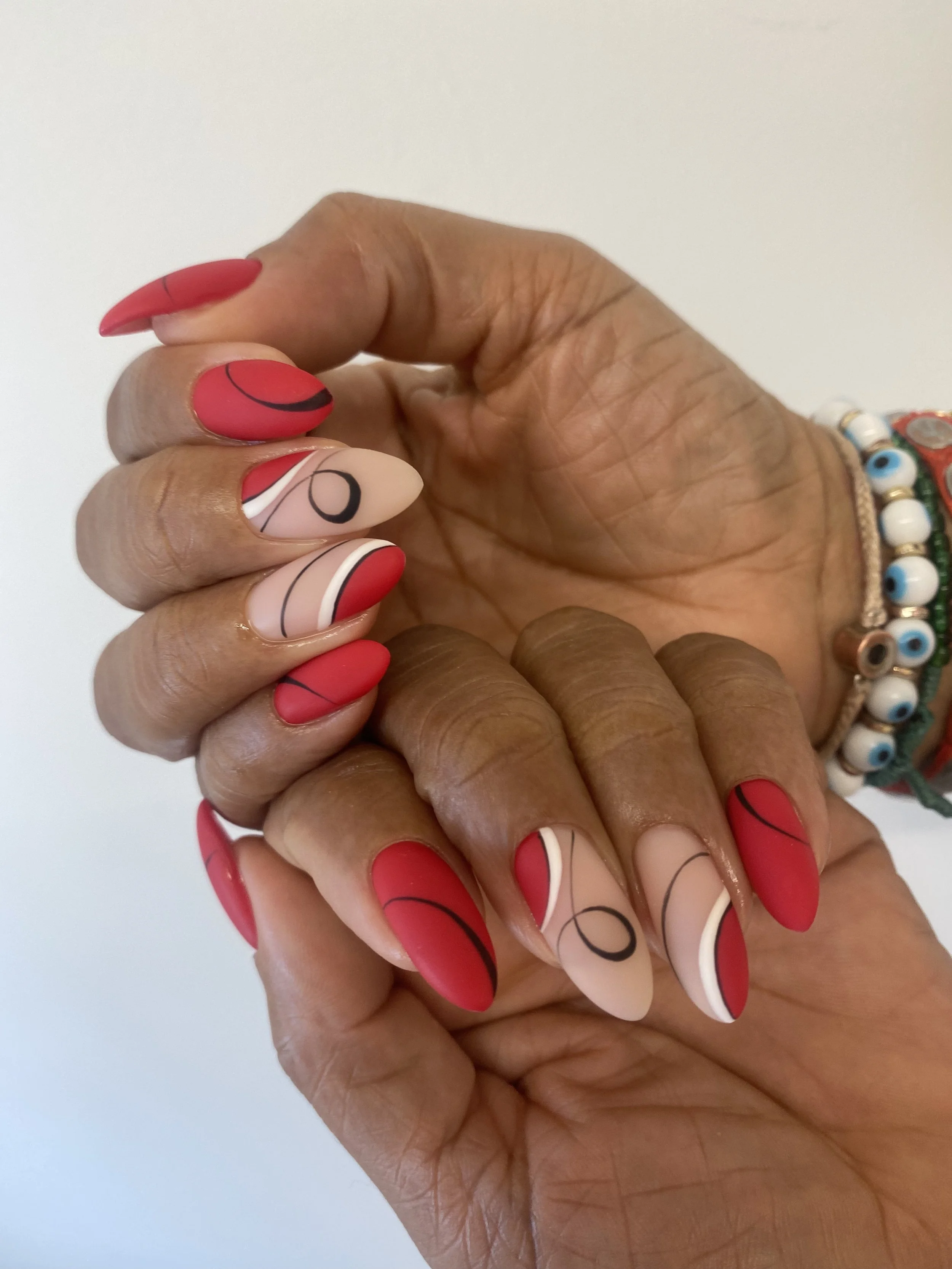 Hard Gel vs Soft Gel Nails: What’s the Difference?