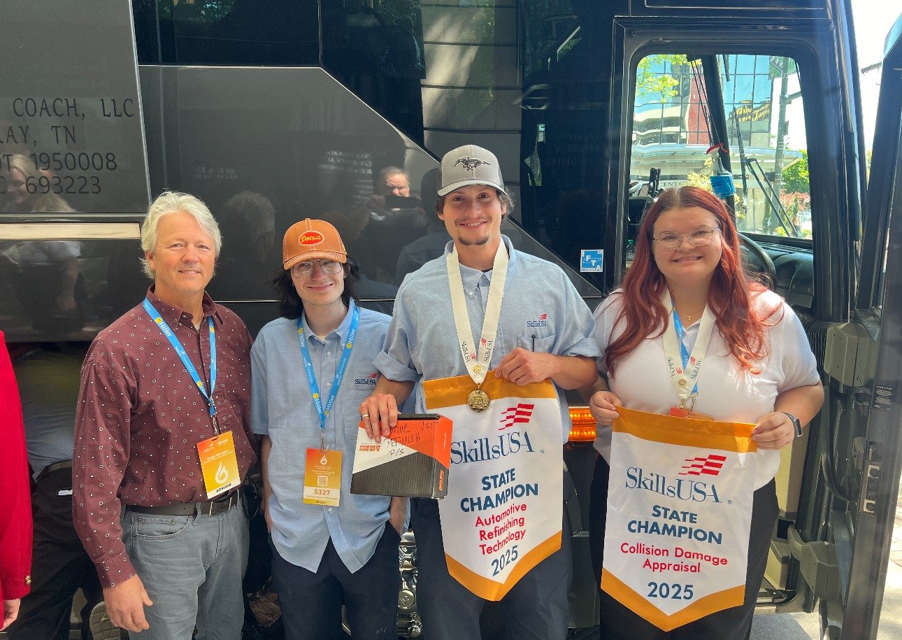 Can we get a round of applause for Northeast State student, Emmalee?! 👏🏻🎉
She competed at Skills USA this month and took first place in her division (Collision Damage Appraisal) at the state level!! She goes to nationals in June and will be the f