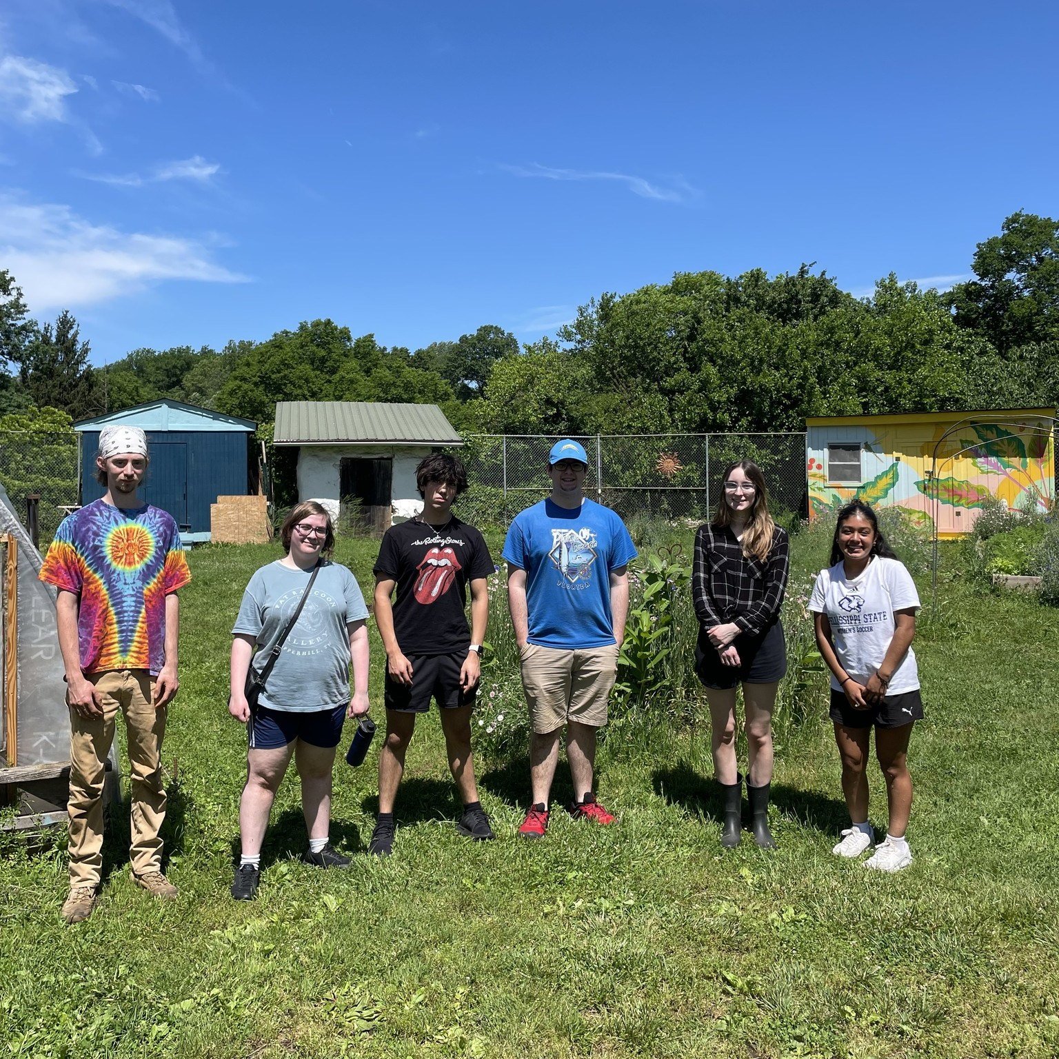 Pellissippi students joined the monthly community work day at Beardsley Community Farm! They helped weed garden beds and learned about the farm's mission of providing fresh produce to the local community.
Do not forget that you must submit 8 hours o