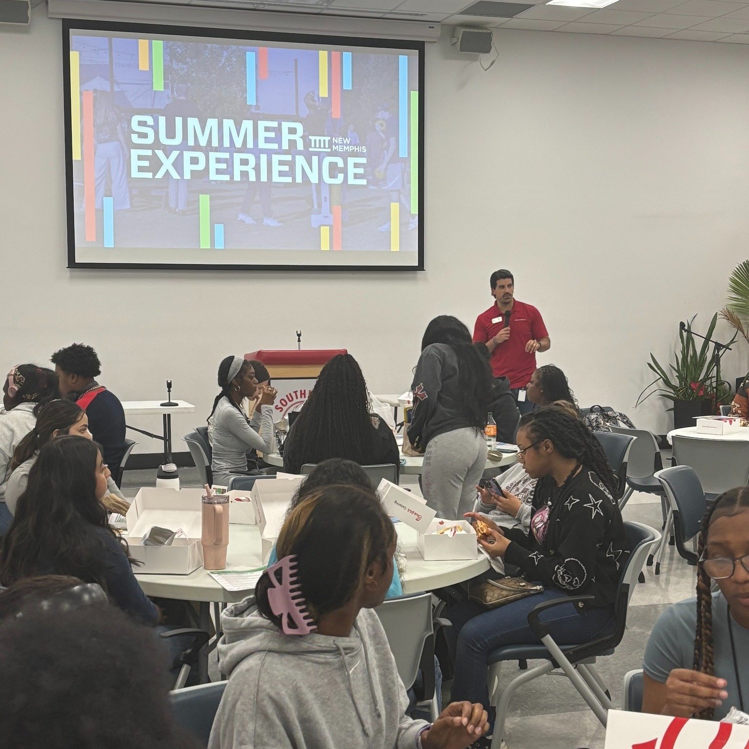 Thanks to New Memphis for coming to speak to our students about leadership and engagement at Summer Institute at Southwest TN Community College!
Summer Institute is going on across four community college campuses across Tennessee. Successful studen